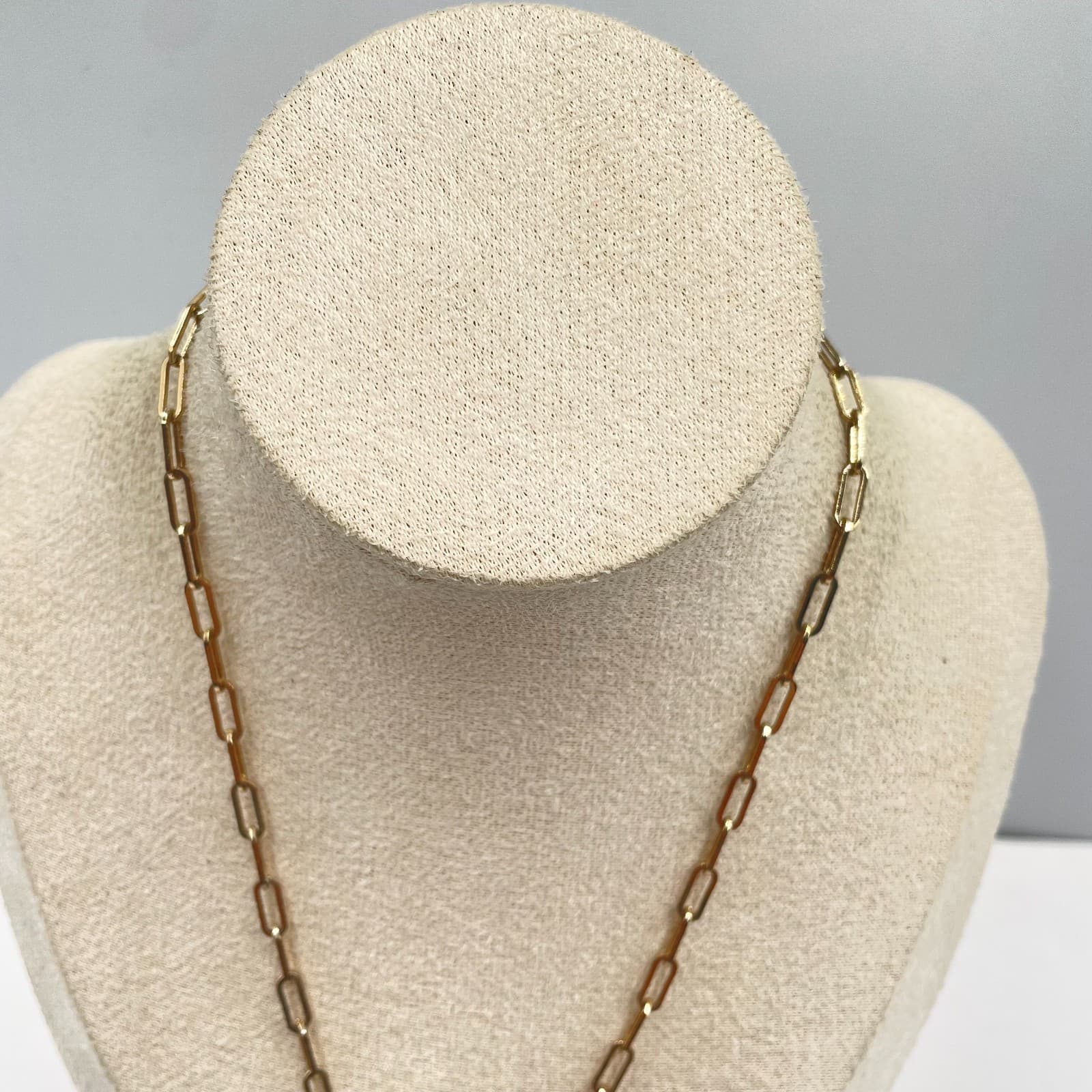 Classic Gold-Tone Paperclip Link Chain Initial B Charm Pendant Lobster Necklace - Thumbnail 2