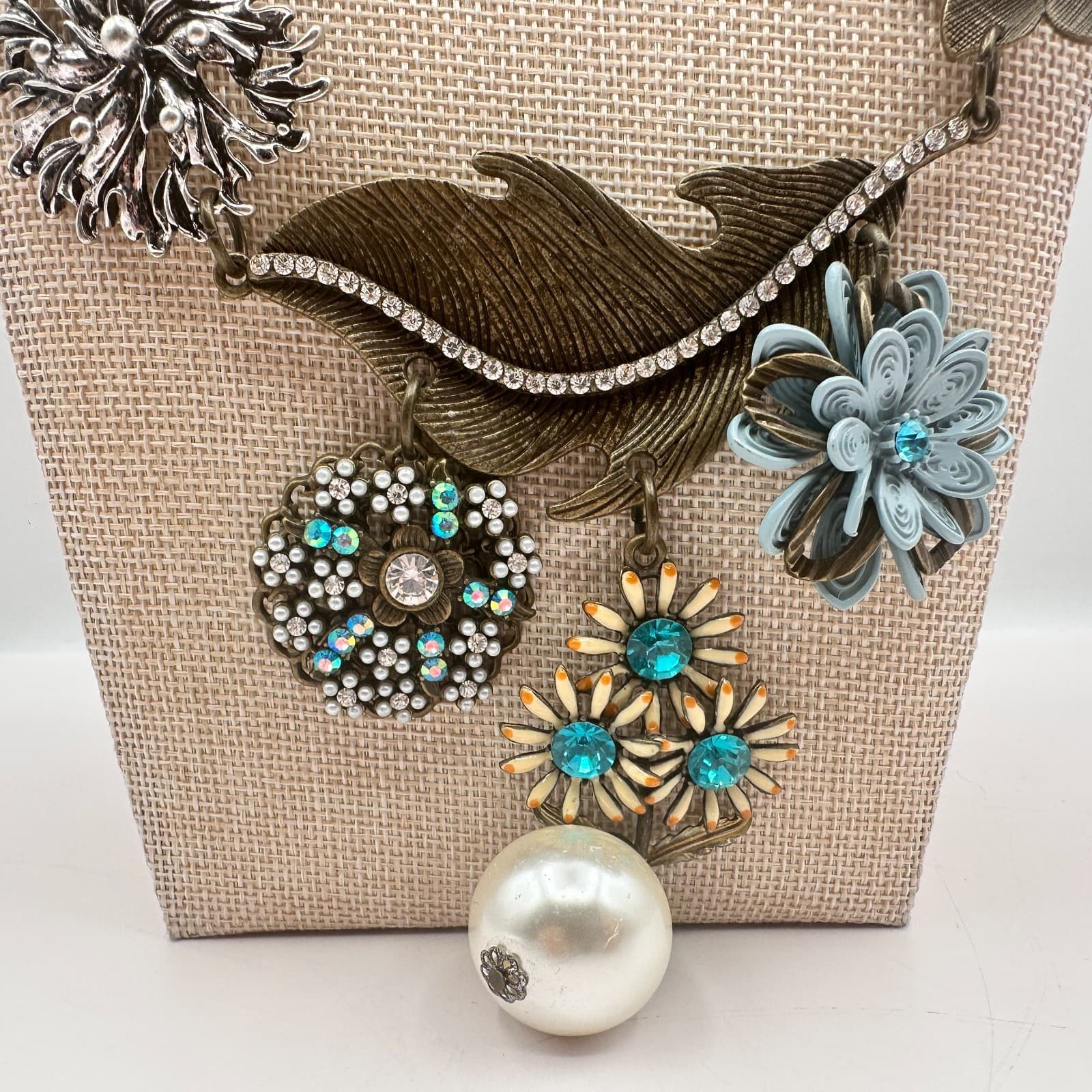 Vintage 80s Plunder Snowball Bndle Statement Necklace Feather Faux Pearl Jewelry - Thumbnail 3