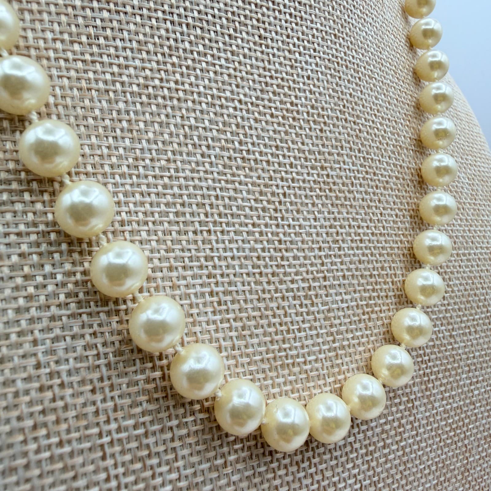 Vintage Y2K Gold Tone Cream Hand Knotted Faux Pearl Necklace Women's Jewelry - Thumbnail 3