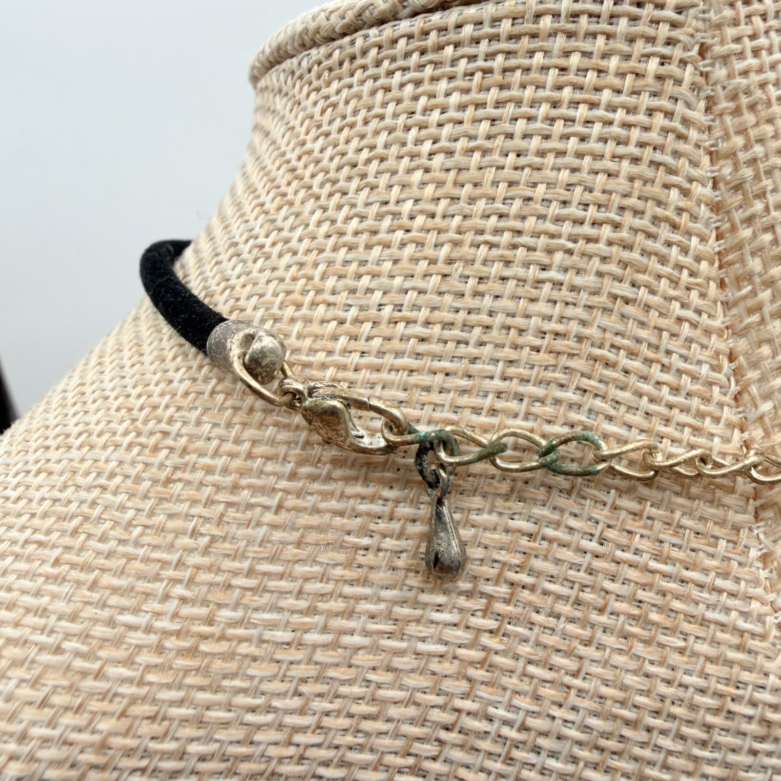 Vintage 90s Silver Tone Clear Glass Cross Pendant Necklace Black Cord Choker - Thumbnail 7