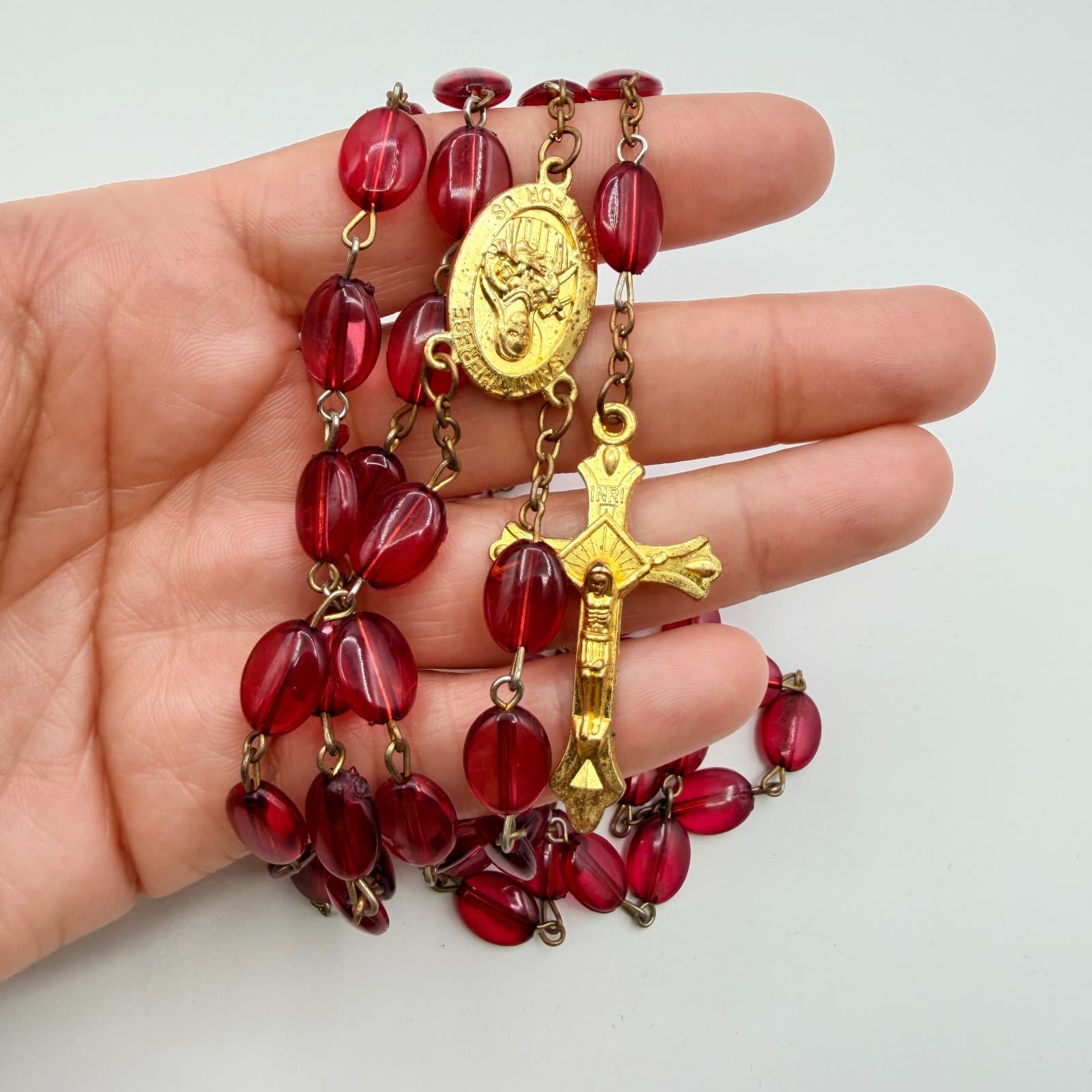 Vintage 80s St. Therese Rosary Red Glass Beads Gold Tone Crucifix Catholic - Thumbnail 7