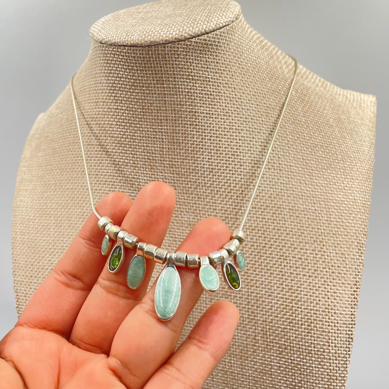 Vintage Silver-Tone Chain Inlay Abalone Shell Teardrop Charm Choker Bib Necklace - Thumbnail 4