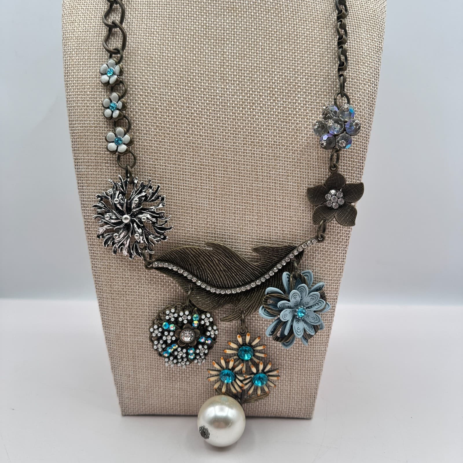 Vintage 80s Plunder Snowball Bndle Statement Necklace Feather Faux Pearl Jewelry - Thumbnail 2