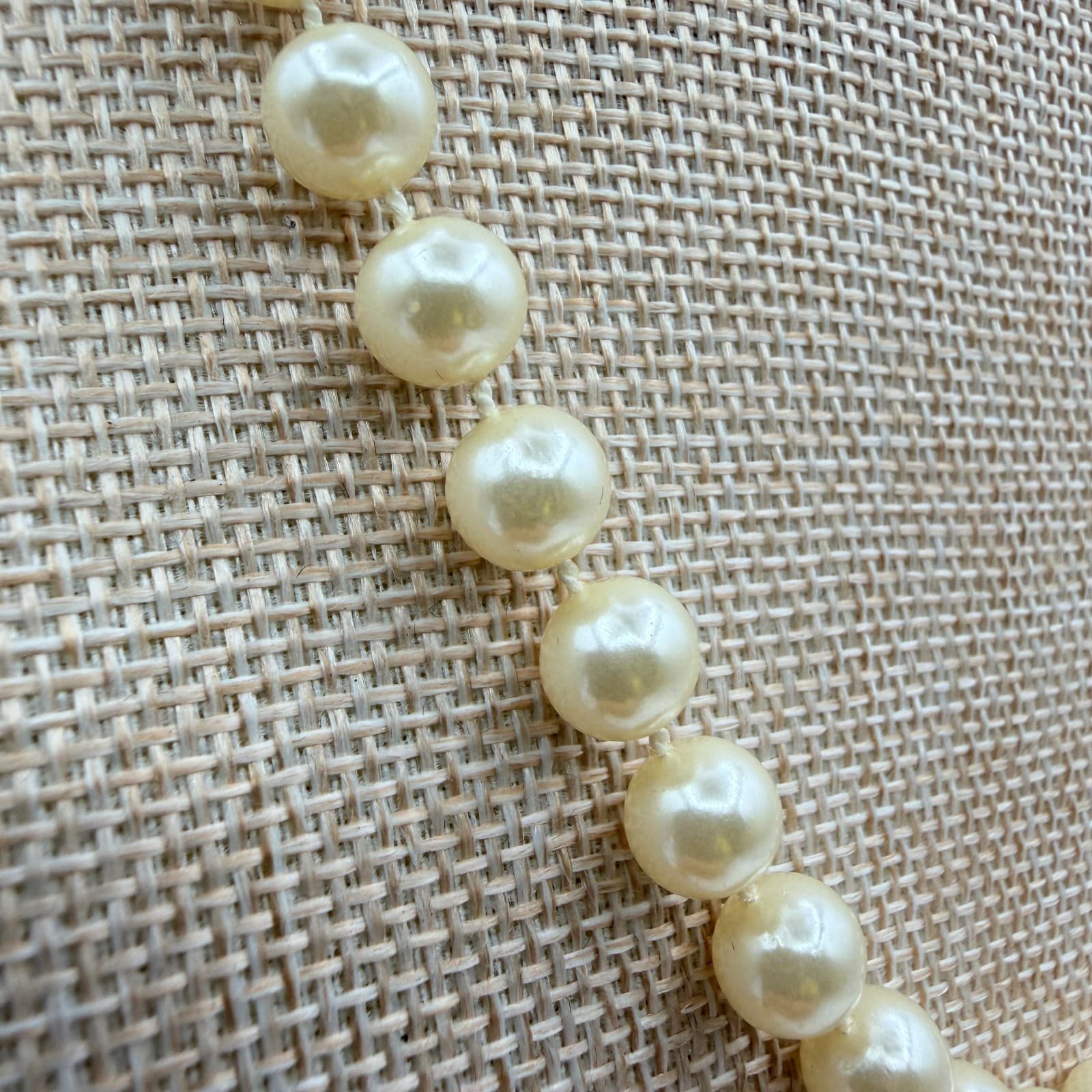 Vintage Y2K Gold Tone Cream Hand Knotted Faux Pearl Necklace Women's Jewelry - Thumbnail 4