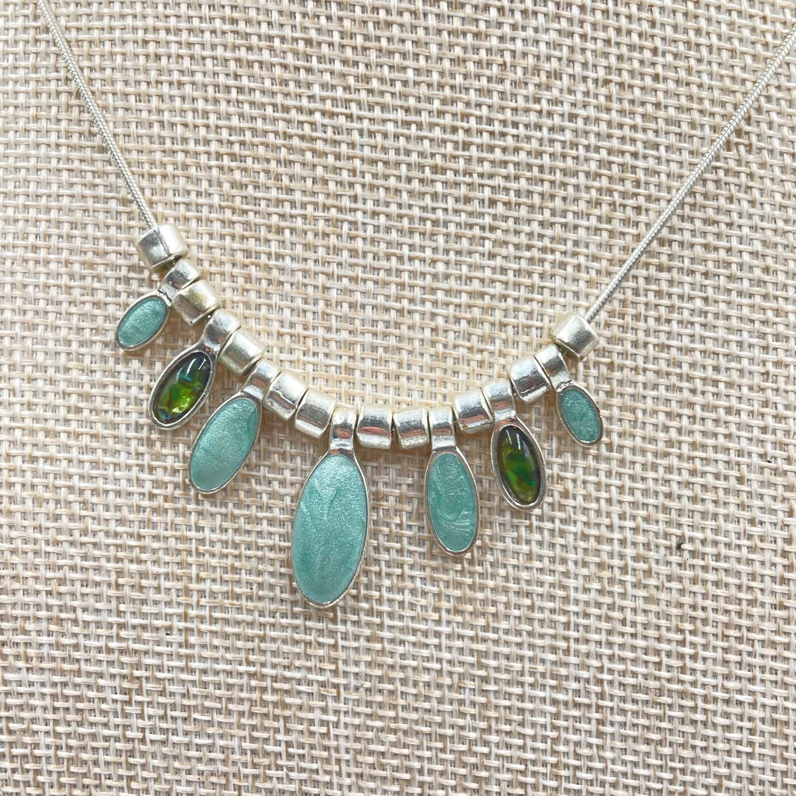 Vintage Silver-Tone Chain Inlay Abalone Shell Teardrop Charm Choker Bib Necklace - Thumbnail 3