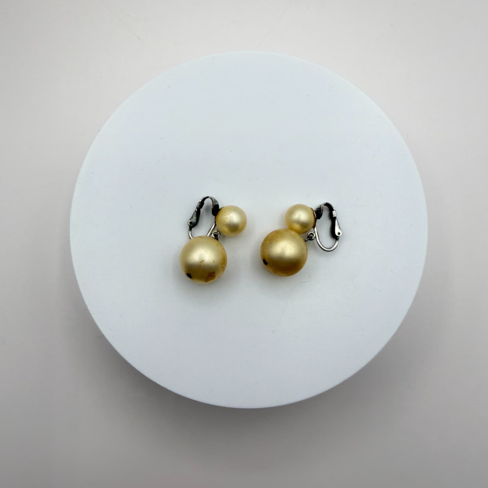 Vintage 90s Silver Tone Double Cream Faux Pearl Earrings Women's Classic Jewelry - Thumbnail 2