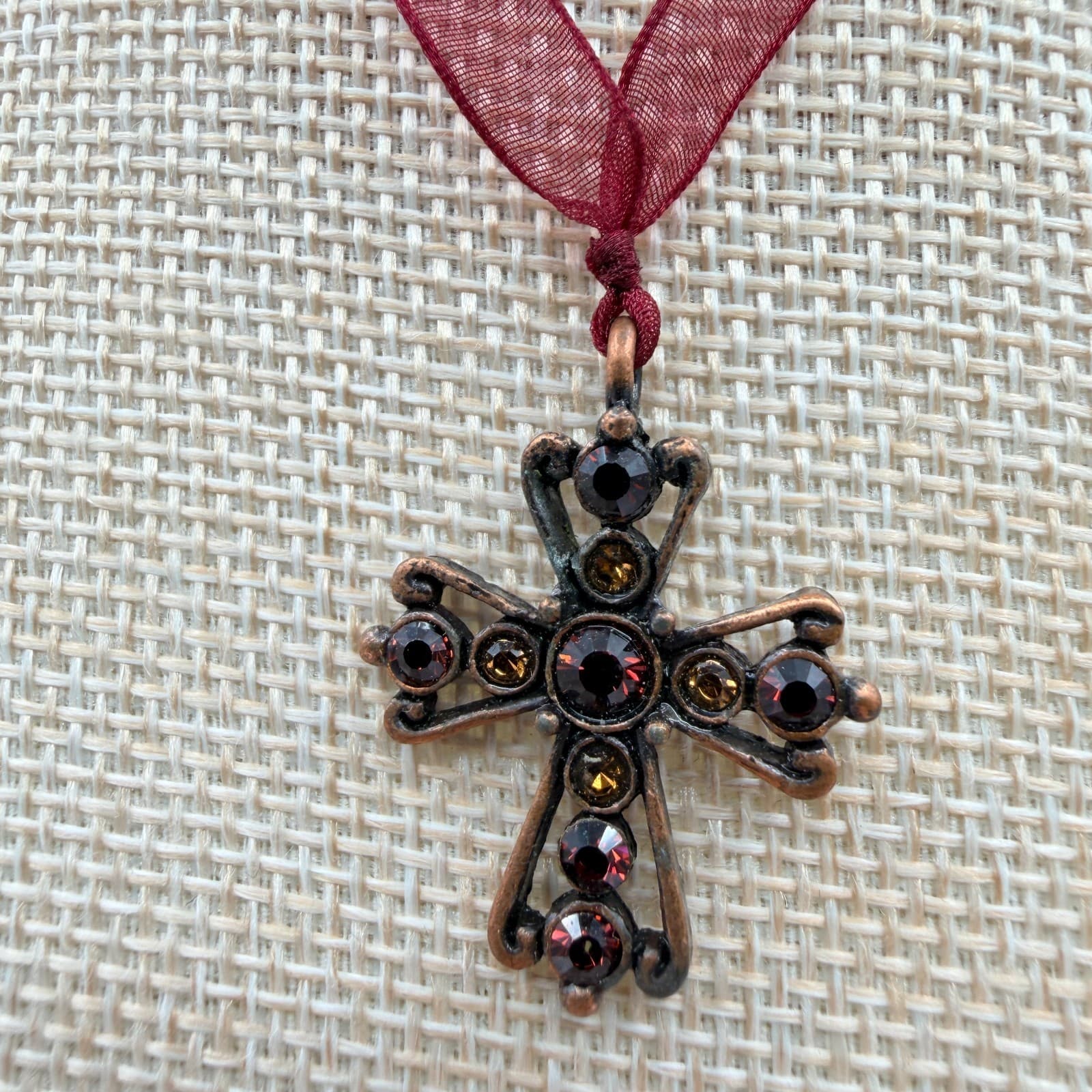 Vintage 90s Copper Tone Cross Pendant Red Glass Choker Necklace Fashion Jewelry - Thumbnail 5
