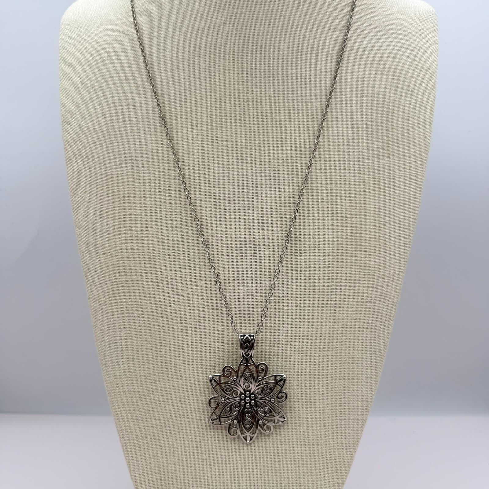 Vintage 90s Silver Tone Filigree Flower Pendant Necklace Boho Scroll Mandala - Thumbnail 2