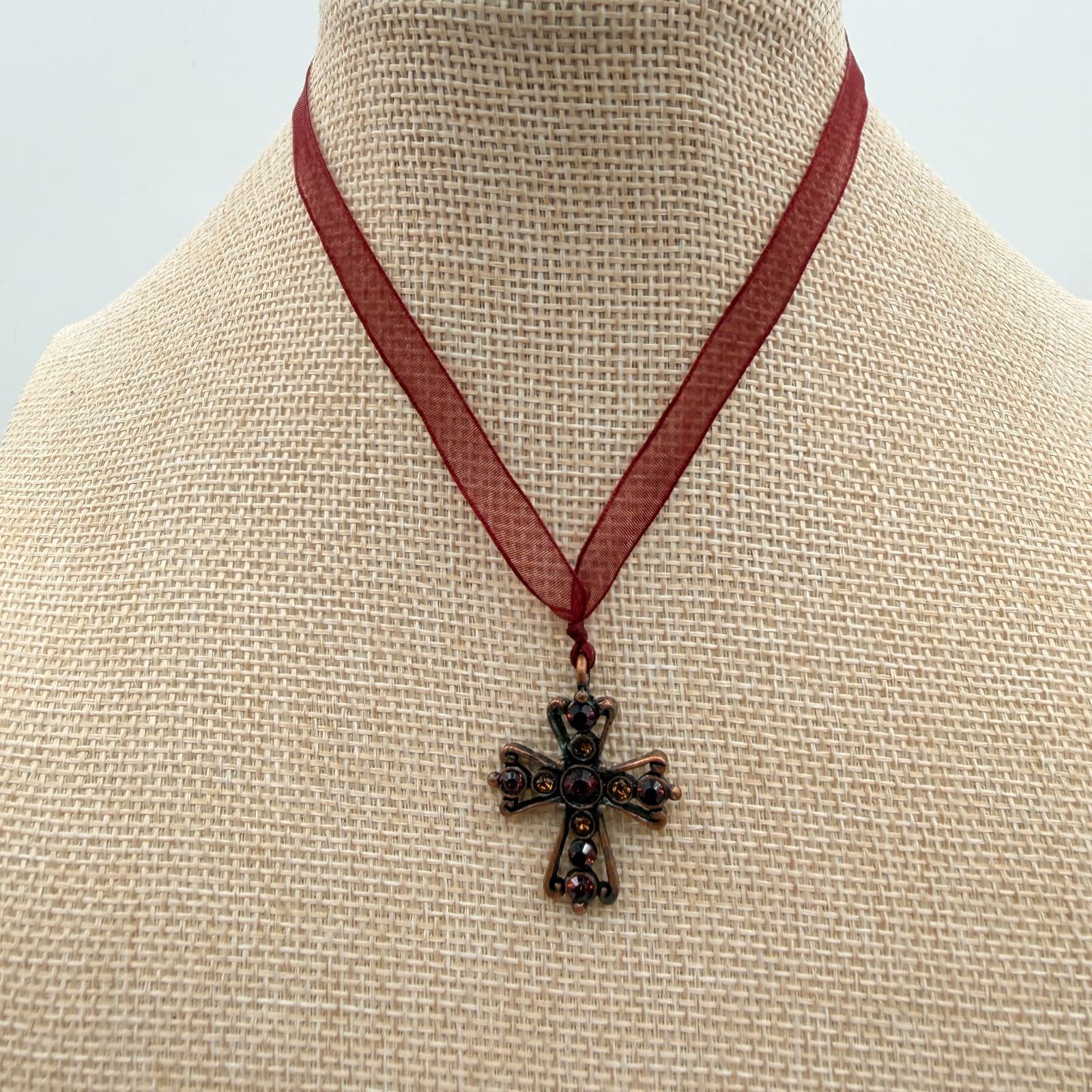 Vintage 90s Copper Tone Cross Pendant Red Glass Choker Necklace Fashion Jewelry - Thumbnail 2