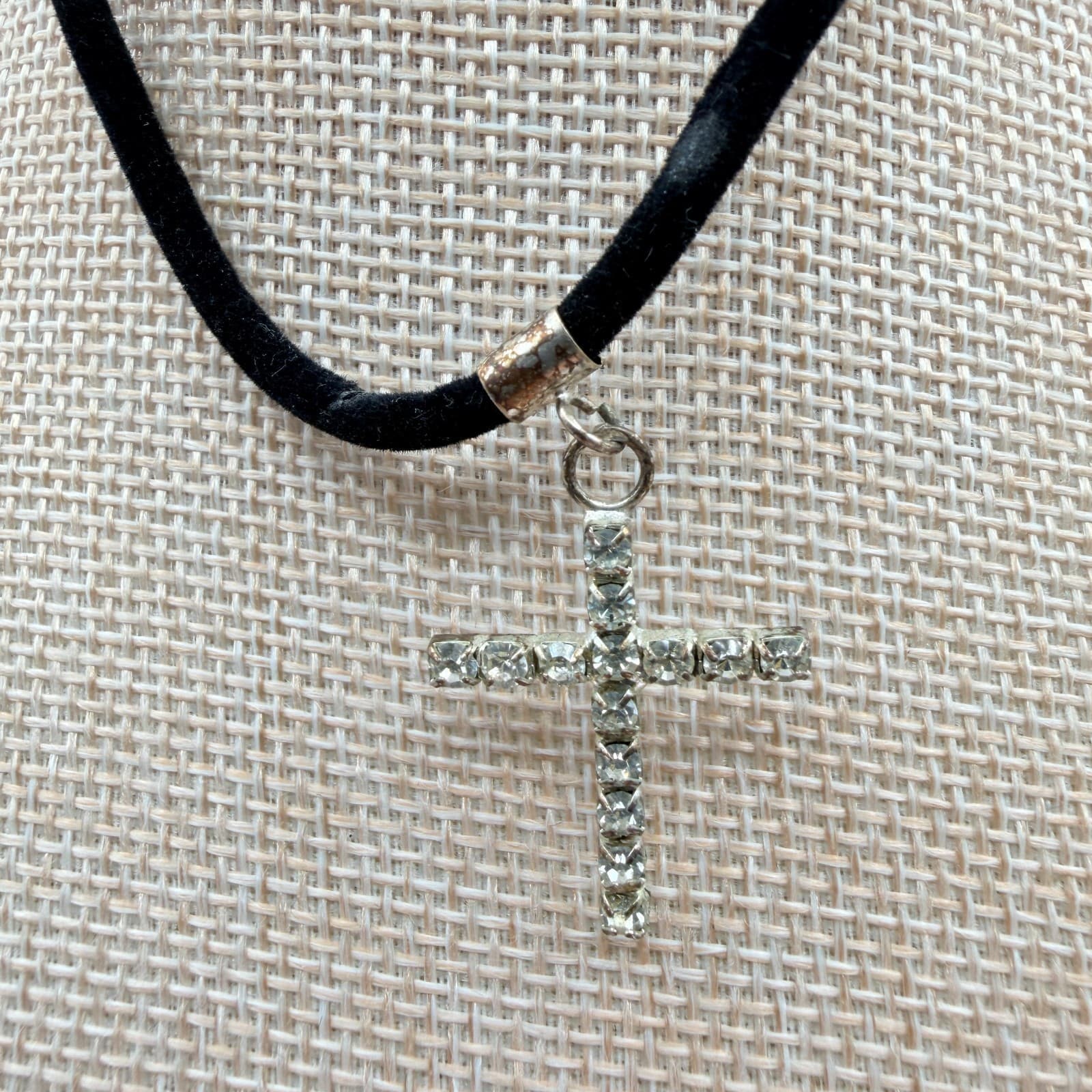 Vintage 90s Silver Tone Clear Glass Cross Pendant Necklace Black Cord Choker - Thumbnail 6