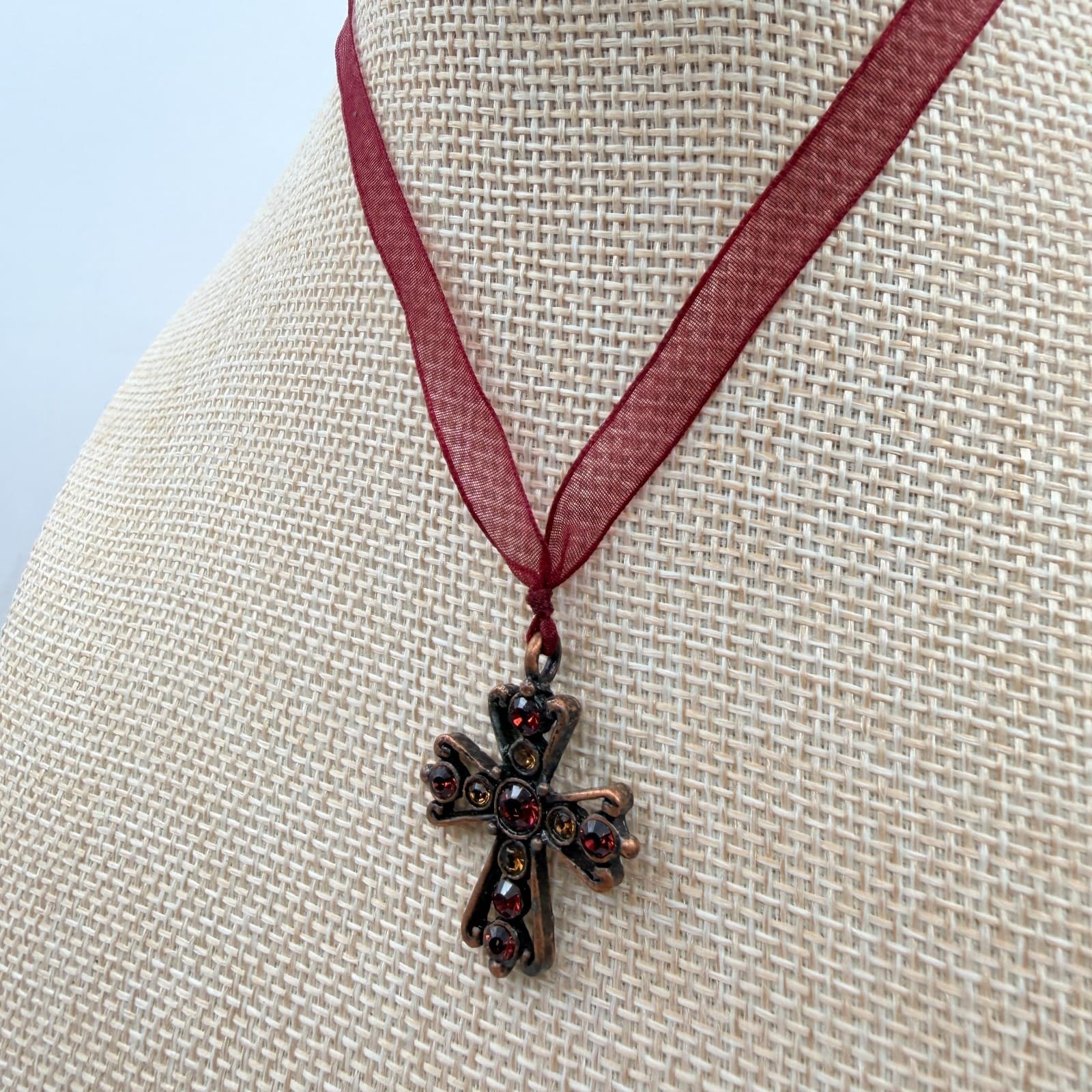 Vintage 90s Copper Tone Cross Pendant Red Glass Choker Necklace Fashion Jewelry - Thumbnail 4