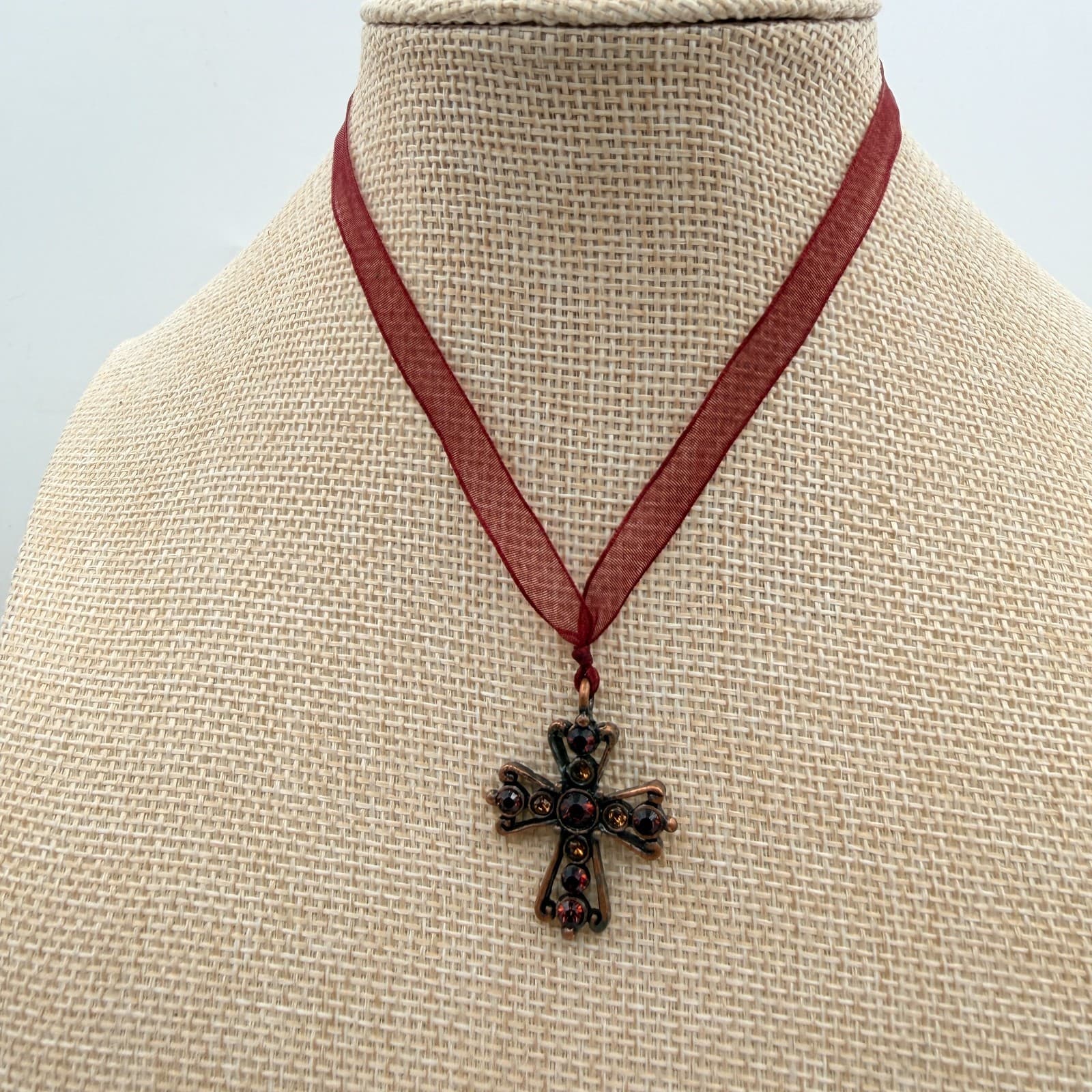 Vintage 90s Copper Tone Cross Pendant Red Glass Choker Necklace Fashion Jewelry - Thumbnail 6