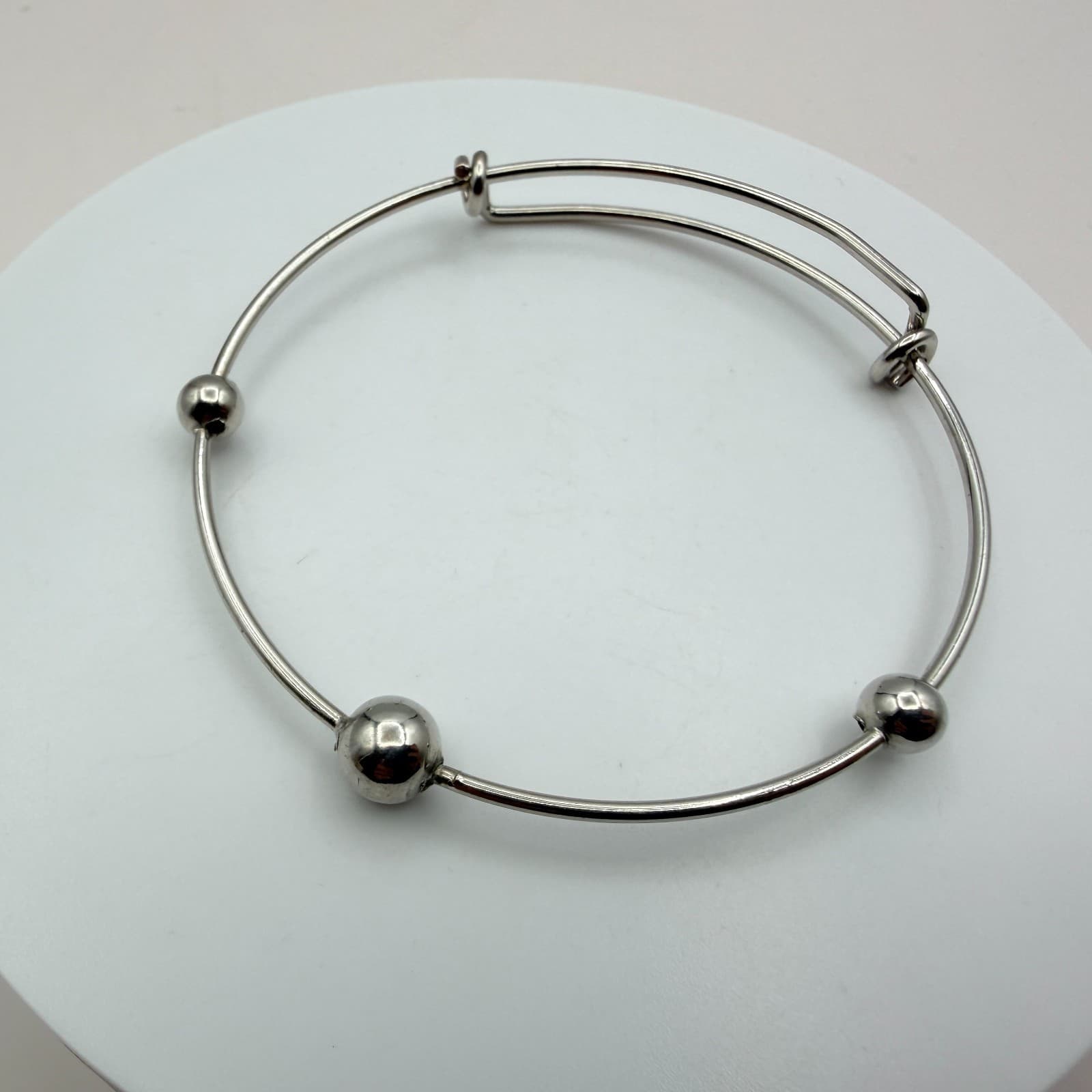 Vintage Y2K Silver Tone Ball Beaded Bangle Minimalist Women's Classic Jewelry - Image 1