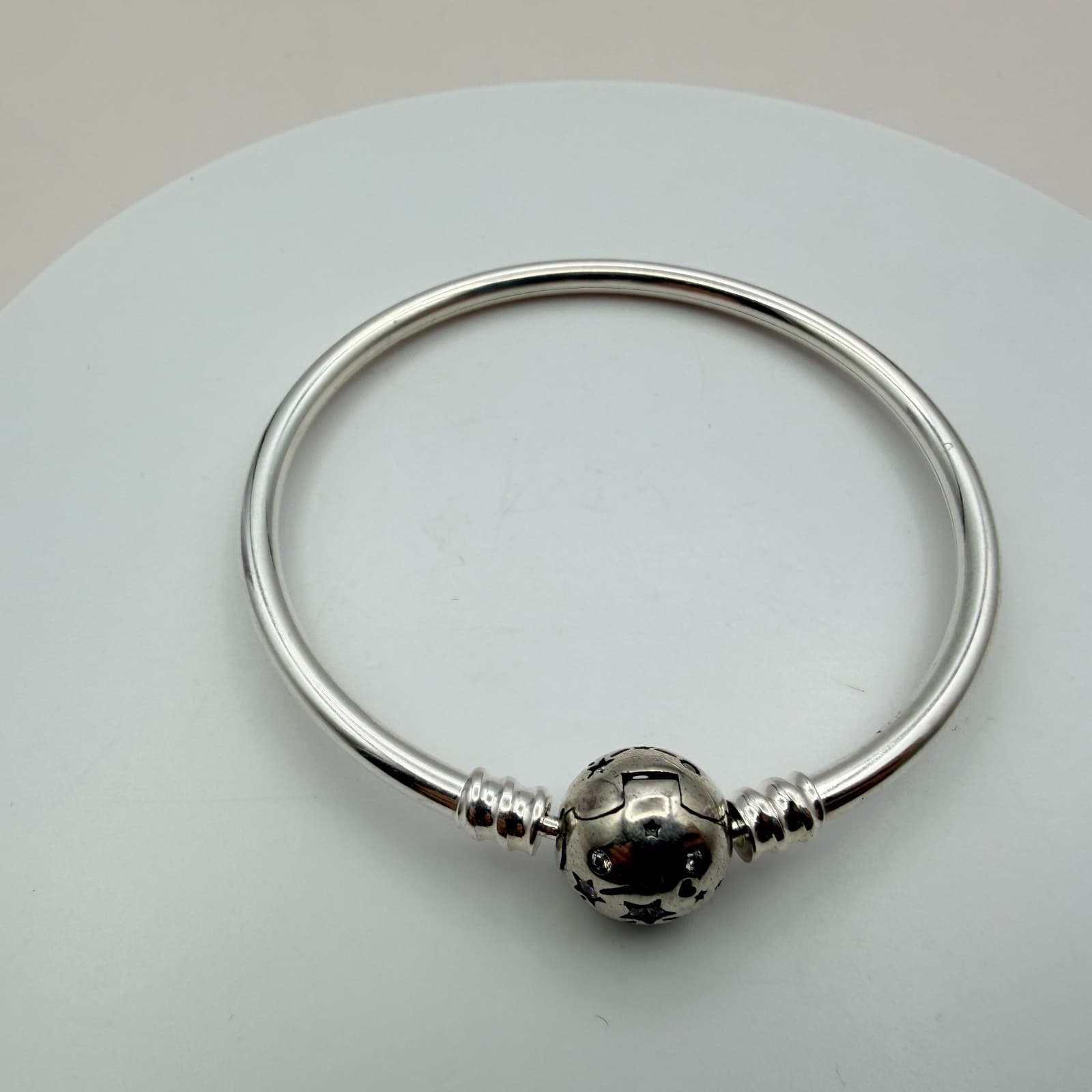 Vintage Y2K Silver Tone Star Rhinestone Bangle Women's Classic Fashion Jewelry - Image 1