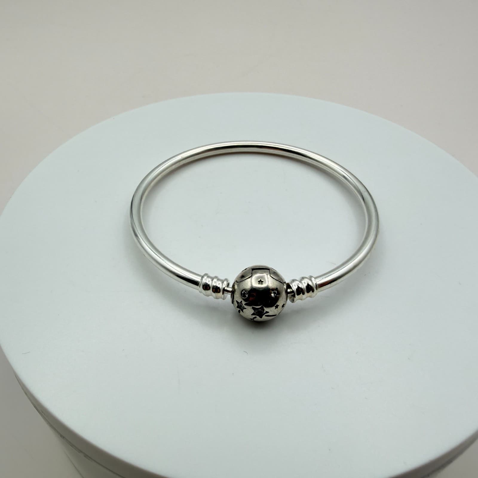 Vintage Y2K Silver Tone Star Rhinestone Bangle Women's Classic Fashion Jewelry - Thumbnail 2