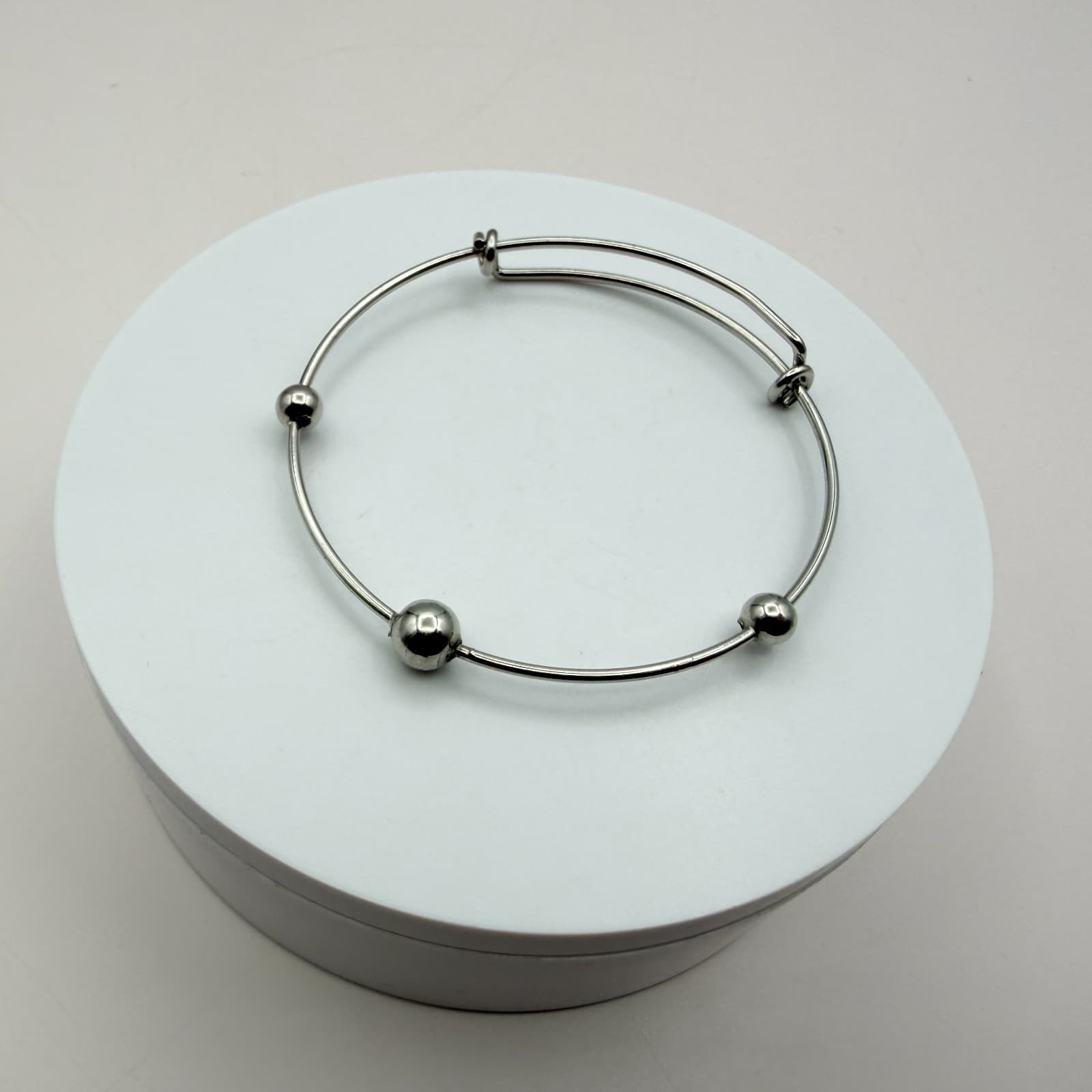 Vintage Y2K Silver Tone Ball Beaded Bangle Minimalist Women's Classic Jewelry - Thumbnail 2