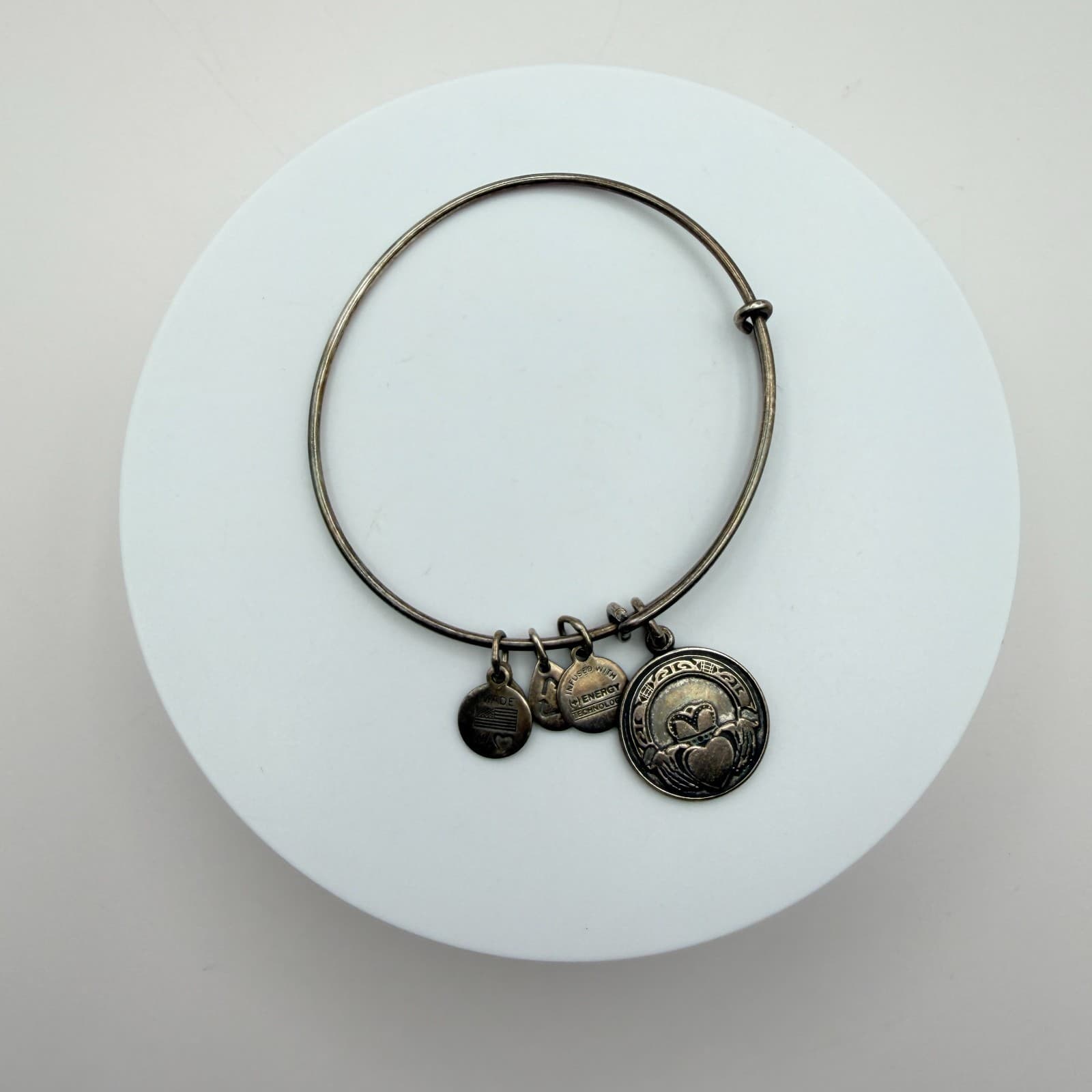 Vintage Y2K Bronze Tone Charm Bangle Bracelet Boho Women's Classic Jewelry - Thumbnail 2