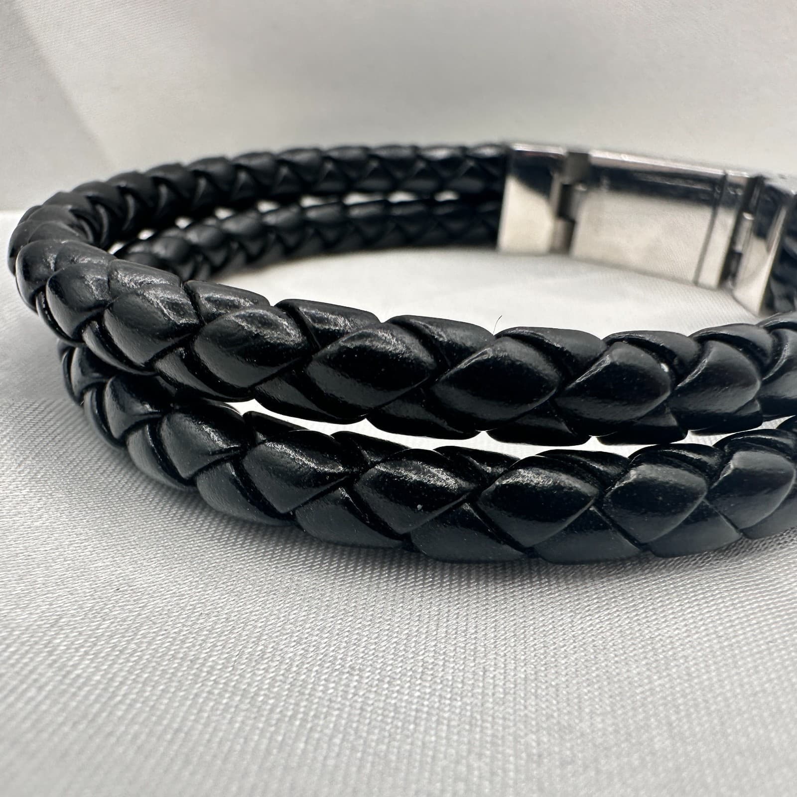 Vintage Y2K Black Double Strand Leather Braided Bracelet Silver Tone Jewelry - Thumbnail 3