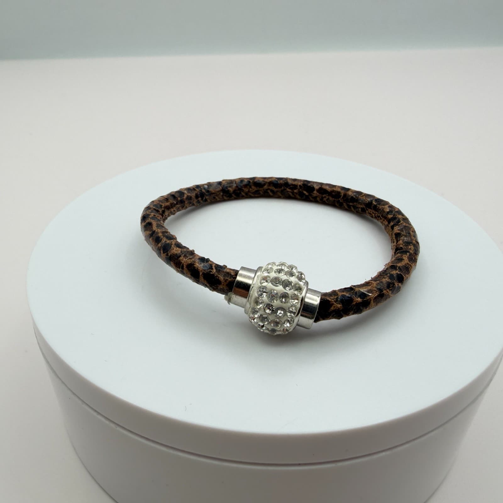 Vintage Y2K Leopard Print Faux Leather Rhinestone Bracelet Women's Jewelry - Thumbnail 3