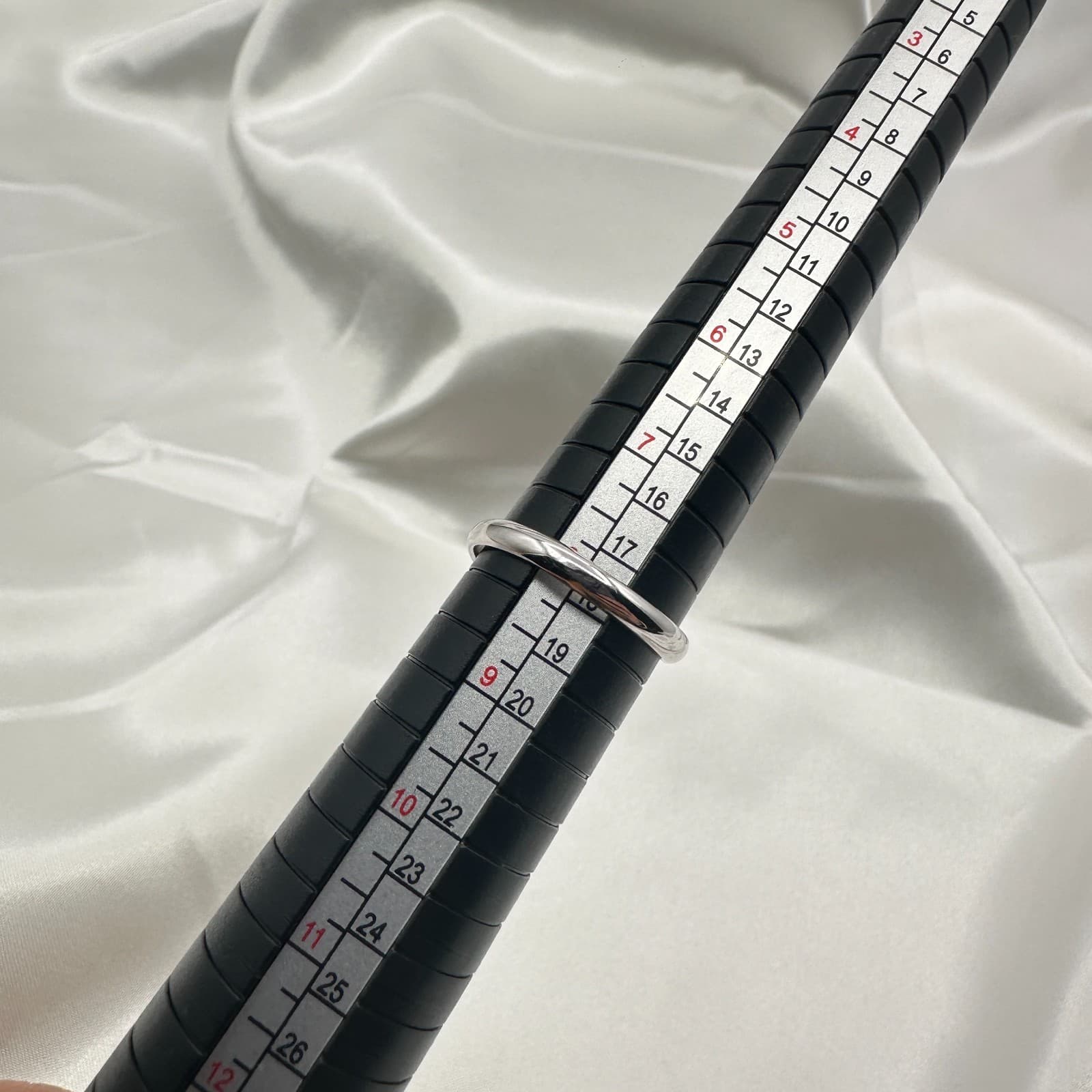 Vintage Y2K Silver Tone Clear Rhinestone Bypass Ring Women's Classic Jewelry - Thumbnail 12