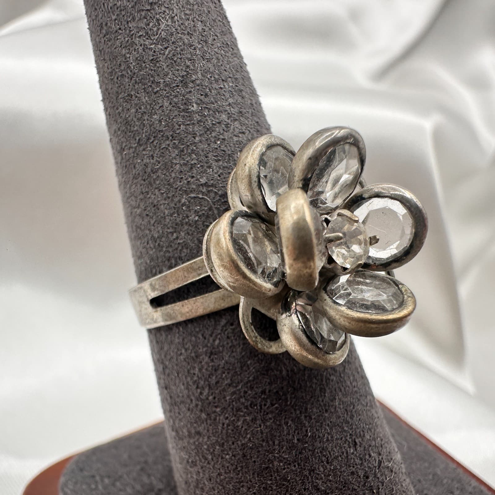 Vintage Y2K Silver Tone Floral Clear Rhinestone Ring Statement Women's Jewelry - Image 1