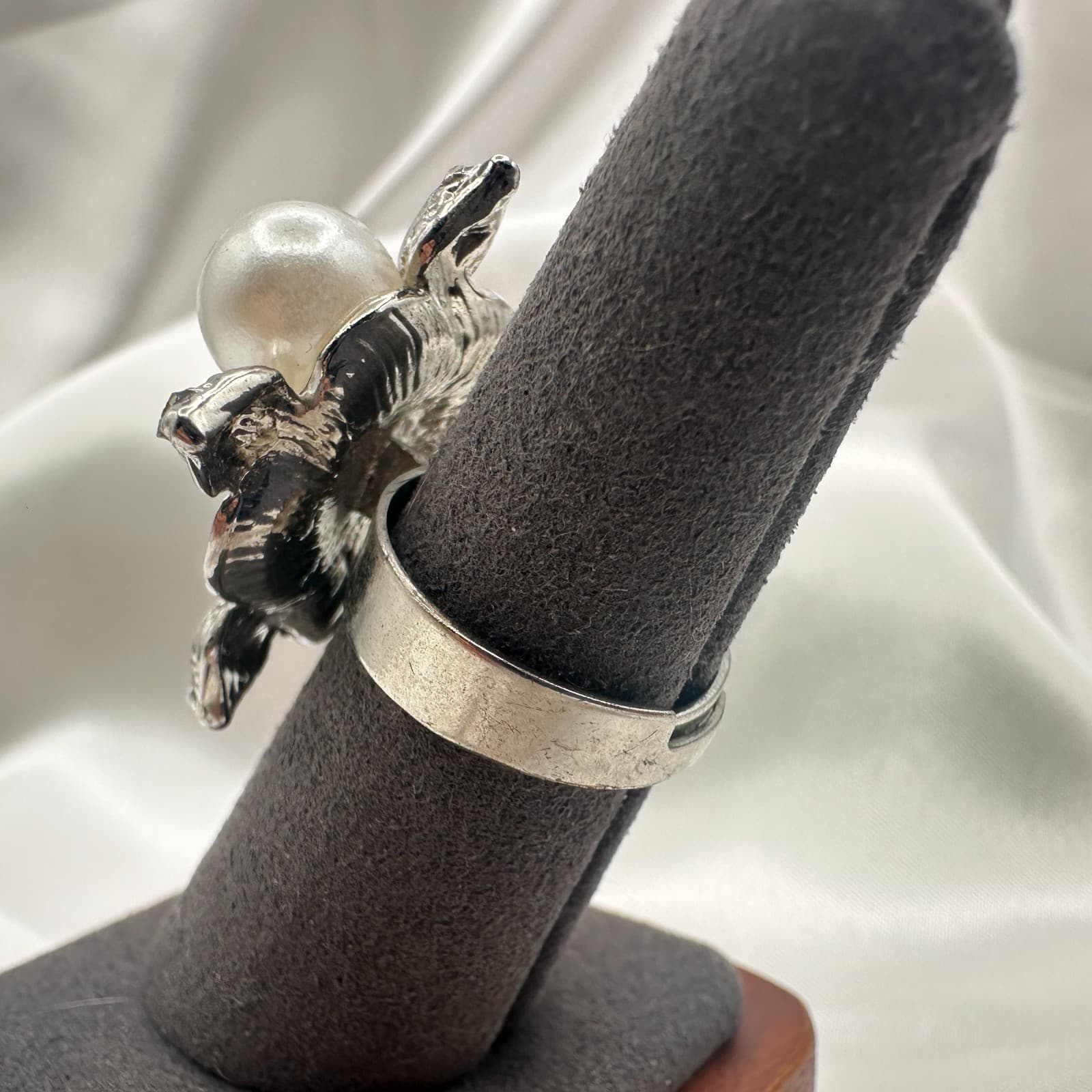 Vintage Y2K Silver Tone Floral Faux Pearl Statement Ring Women's Classic Jewelry - Thumbnail 5