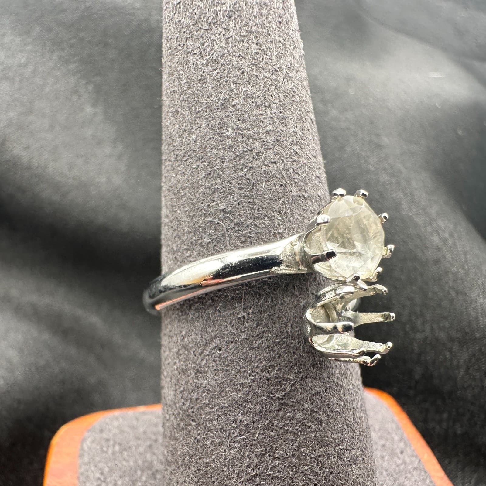 Vintage Y2K Silver Tone Clear Rhinestone Bypass Ring Women's Classic Jewelry - Thumbnail 7