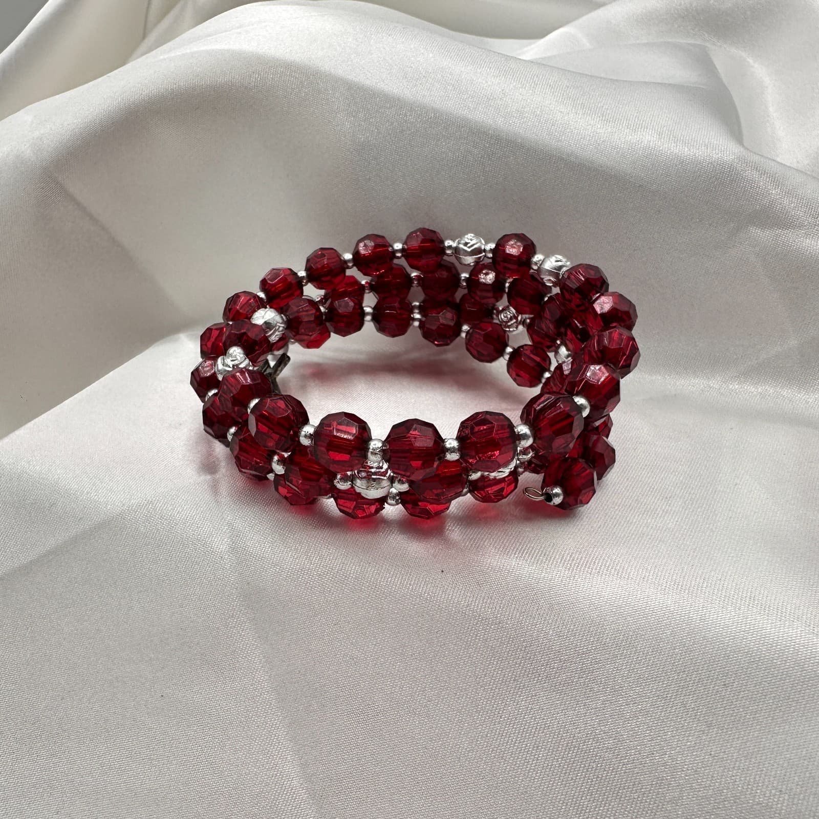 Vintage Y2K Silver Tone Crucifix Charm Beaded Memory Wire Wrap Bracelet Jewelry - Thumbnail 4