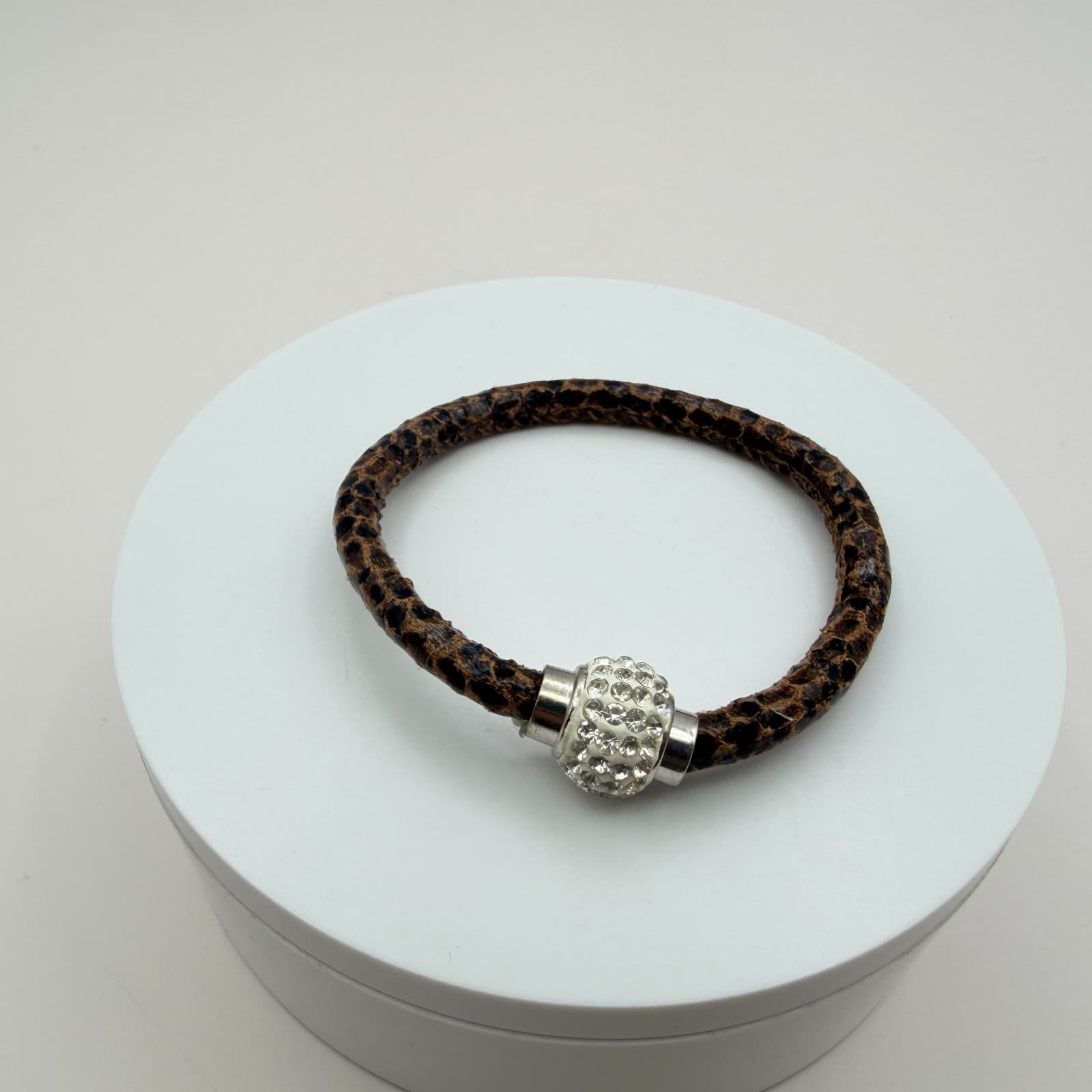 Vintage Y2K Leopard Print Faux Leather Rhinestone Bracelet Women's Jewelry - Thumbnail 2