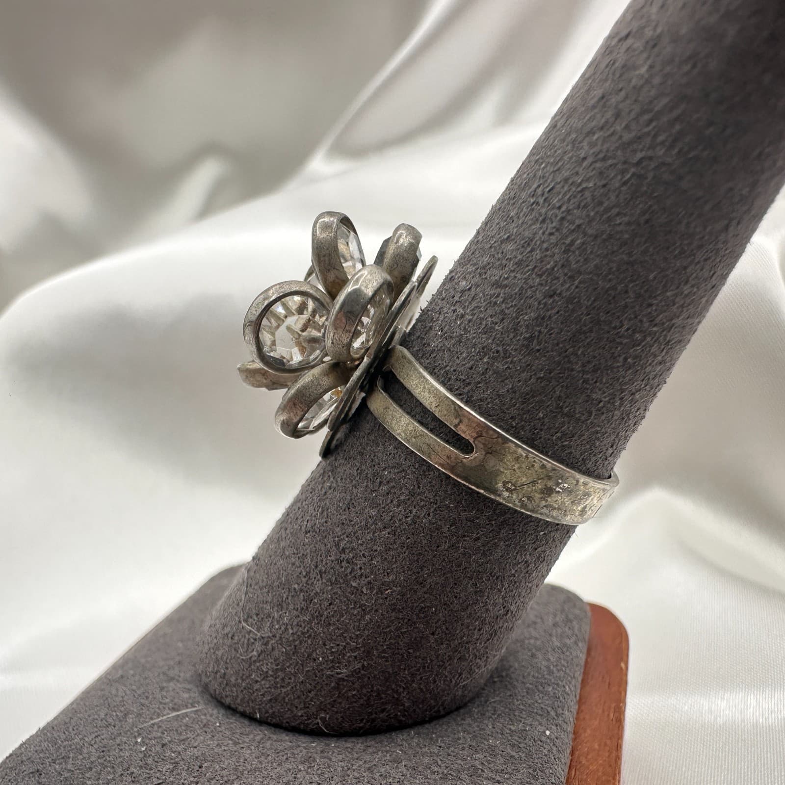 Vintage Y2K Silver Tone Floral Clear Rhinestone Ring Statement Women's Jewelry - Thumbnail 5