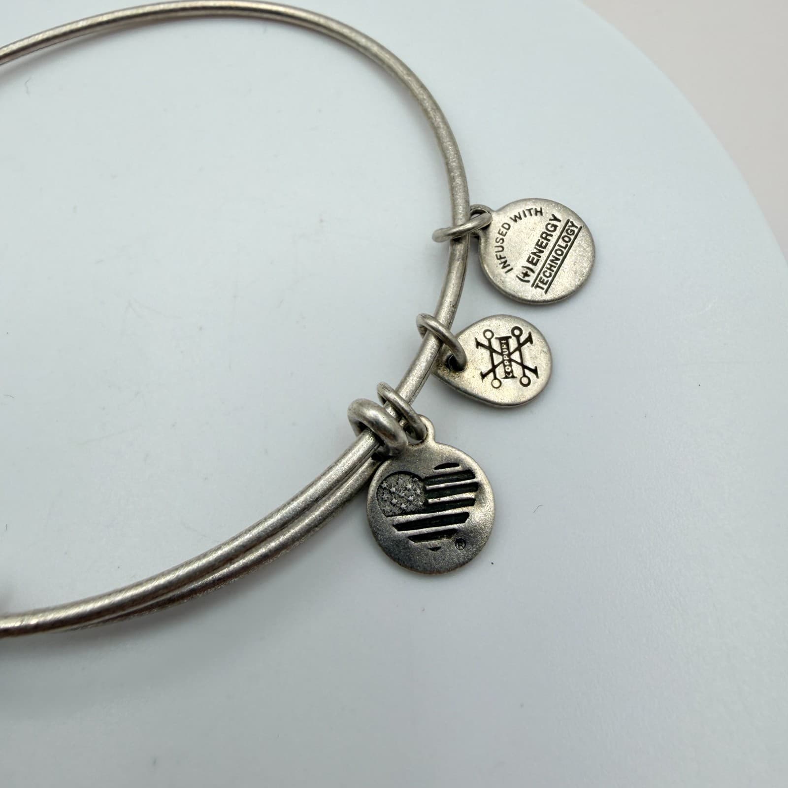 Vintage Y2K Silver Tone Friend Floral Bangle Bracelet Women's Classic Jewelry - Thumbnail 5