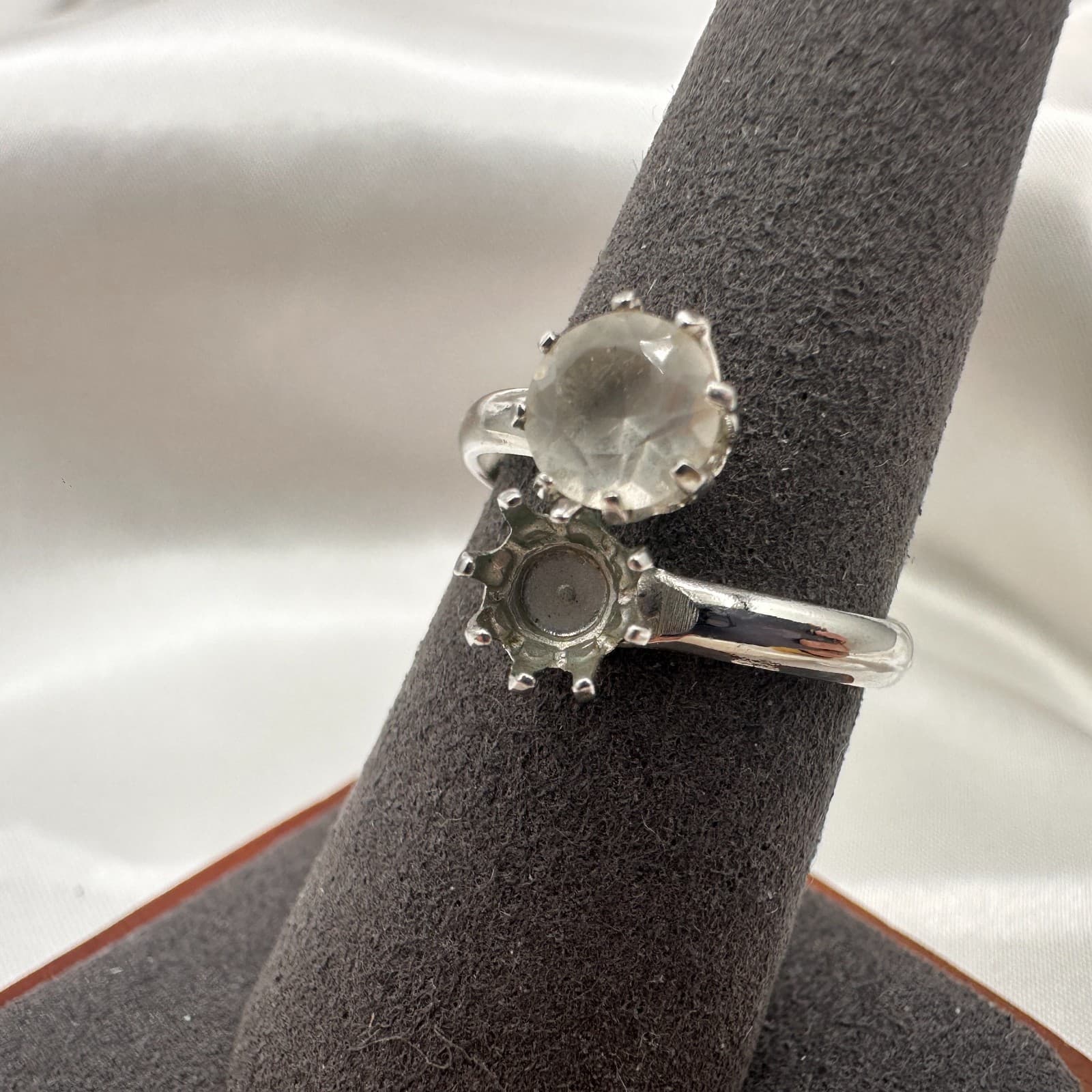 Vintage Y2K Silver Tone Clear Rhinestone Bypass Ring Women's Classic Jewelry - Thumbnail 2