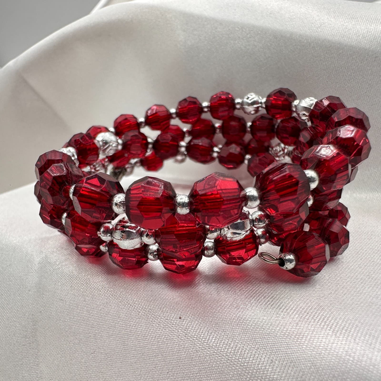 Vintage Y2K Silver Tone Crucifix Charm Beaded Memory Wire Wrap Bracelet Jewelry - Thumbnail 5