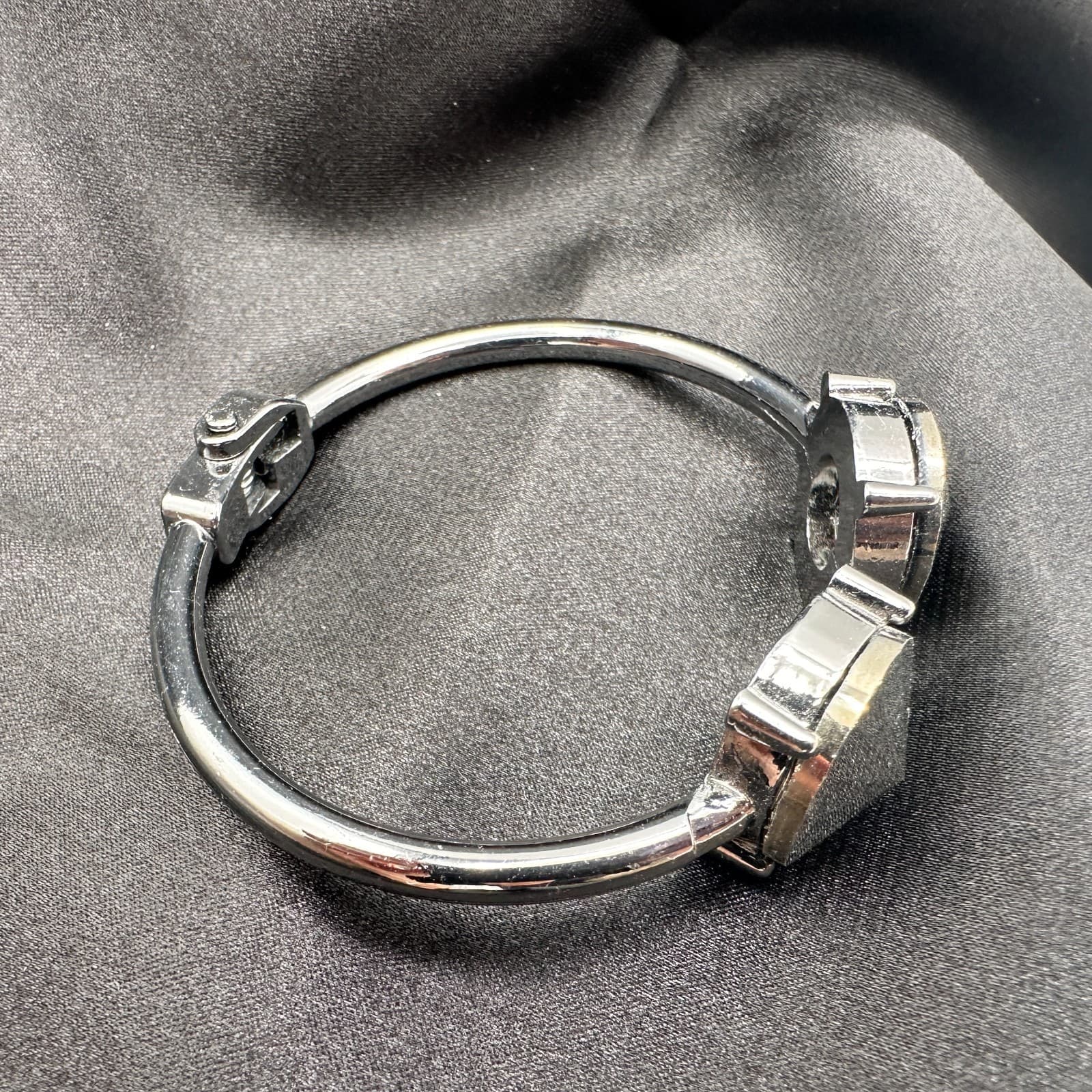 Vintage Y2K Gunmetal Tone Cuff Bracelet Women's Classic Fashion Jewelry - Thumbnail 9