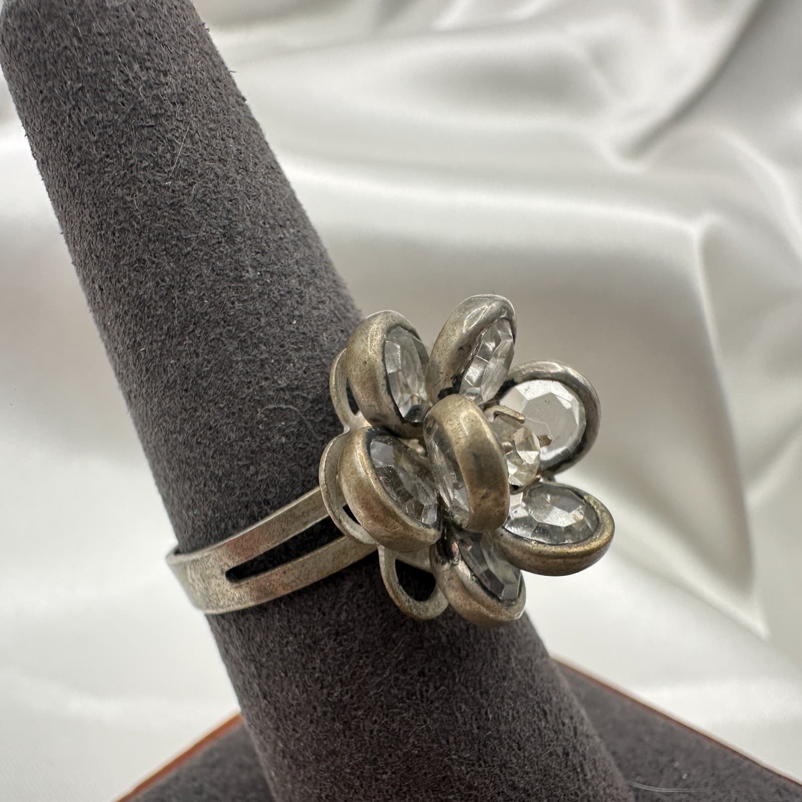 Vintage Y2K Silver Tone Floral Clear Rhinestone Ring Statement Women's Jewelry - Thumbnail 3