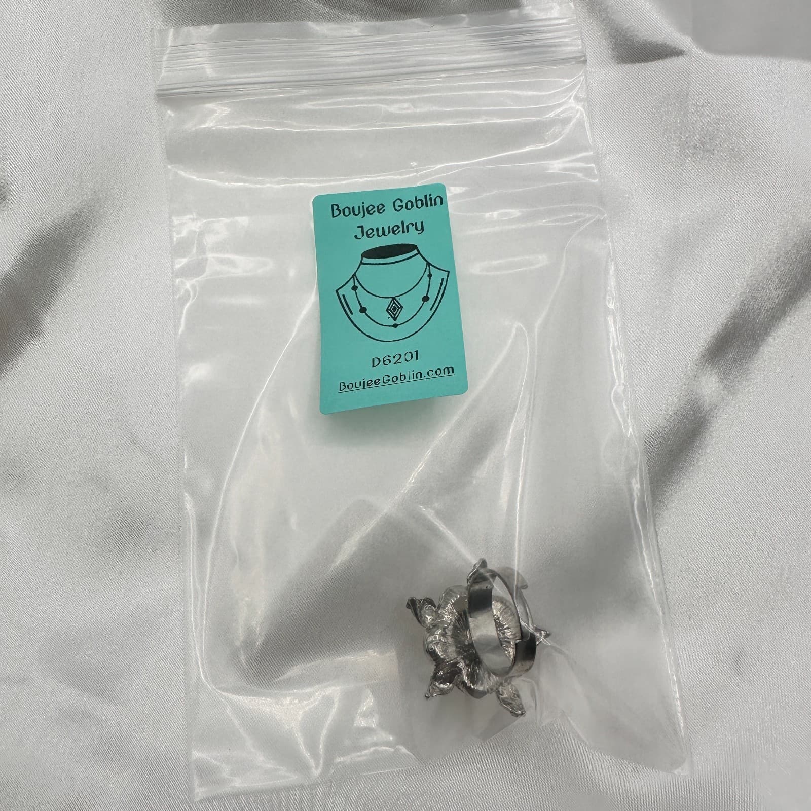 Vintage Y2K Silver Tone Floral Faux Pearl Statement Ring Women's Classic Jewelry - Thumbnail 10