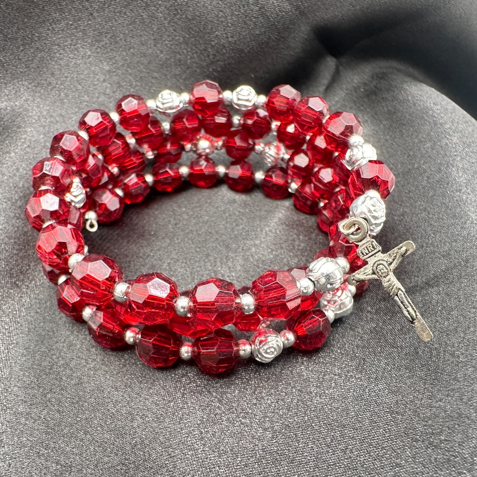 Vintage Y2K Silver Tone Crucifix Charm Beaded Memory Wire Wrap Bracelet Jewelry - Thumbnail 9