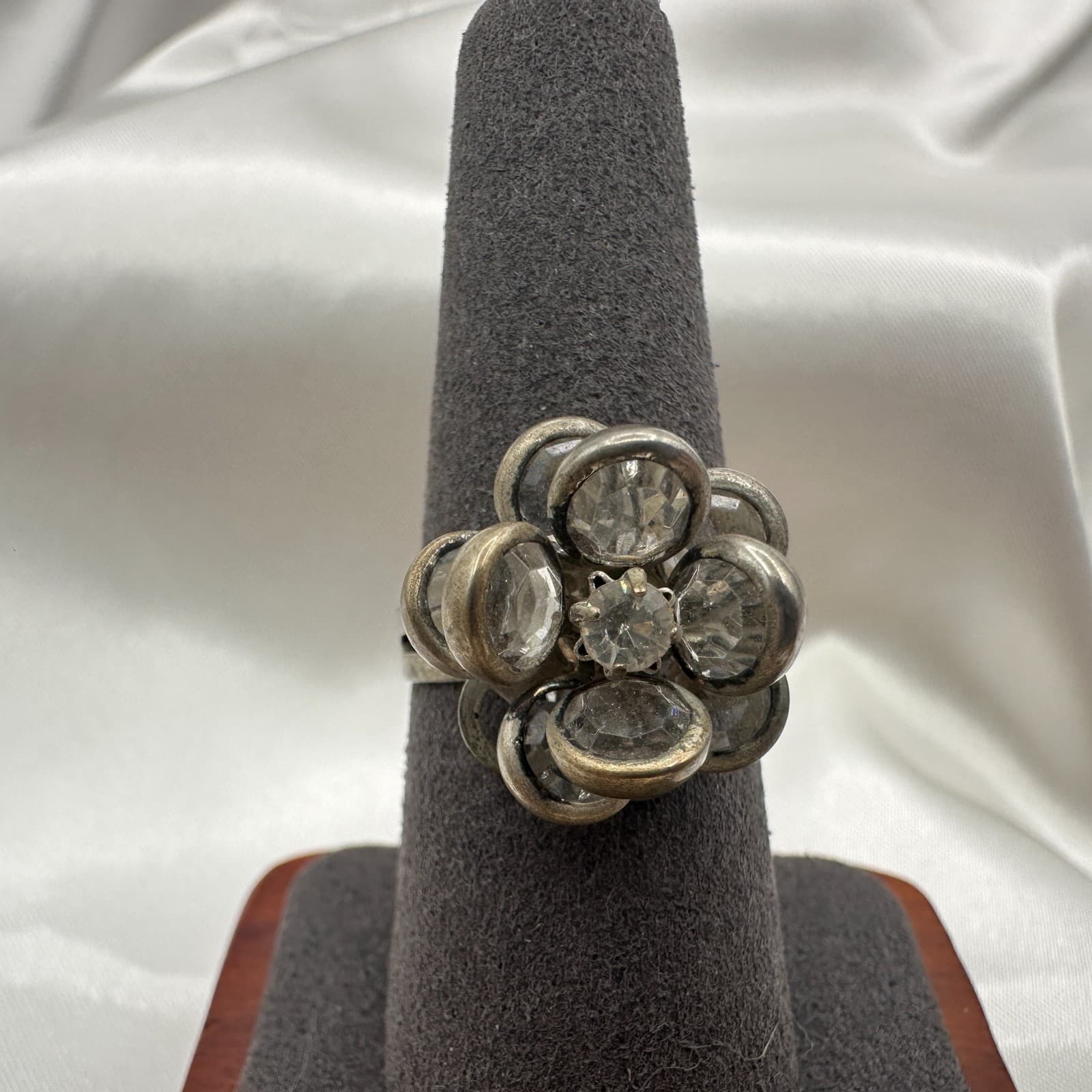 Vintage Y2K Silver Tone Floral Clear Rhinestone Ring Statement Women's Jewelry - Thumbnail 2