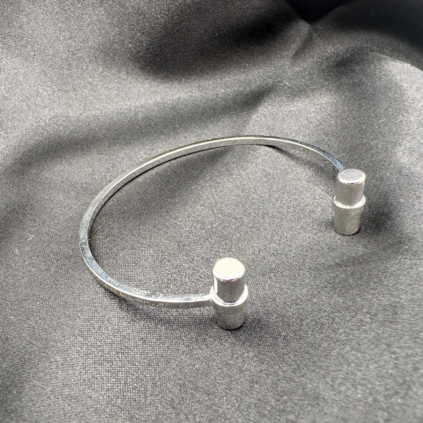 Vintage Y2K Silver Tone Cuff Bracelet Minimalist Women's Classic Jewelry - Thumbnail 5