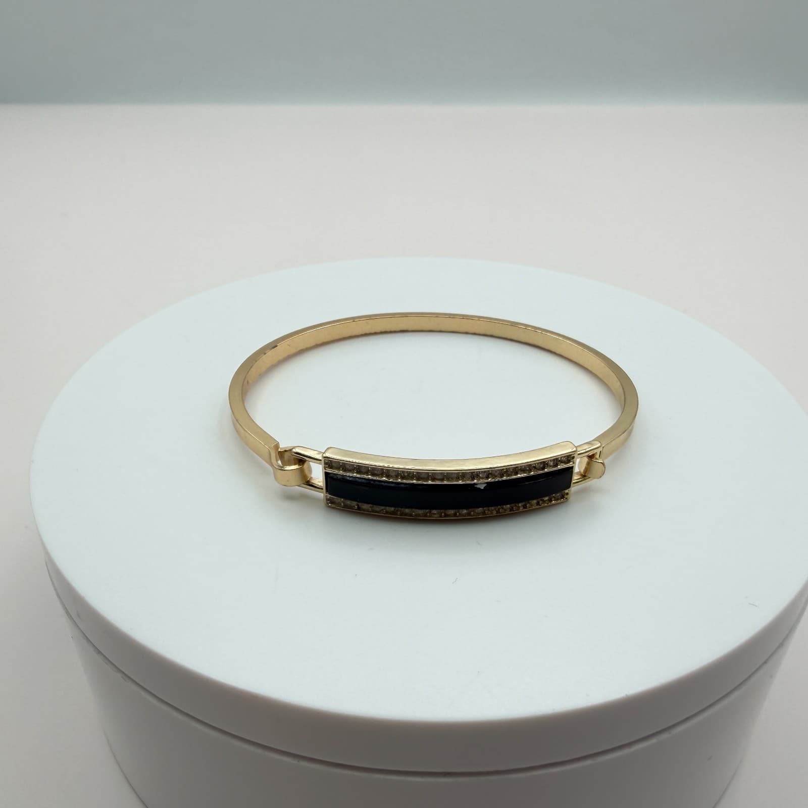 Vintage Y2K Gold Tone Black Enamel Bracelet Bangle Women's Classic Jewelry - Thumbnail 2