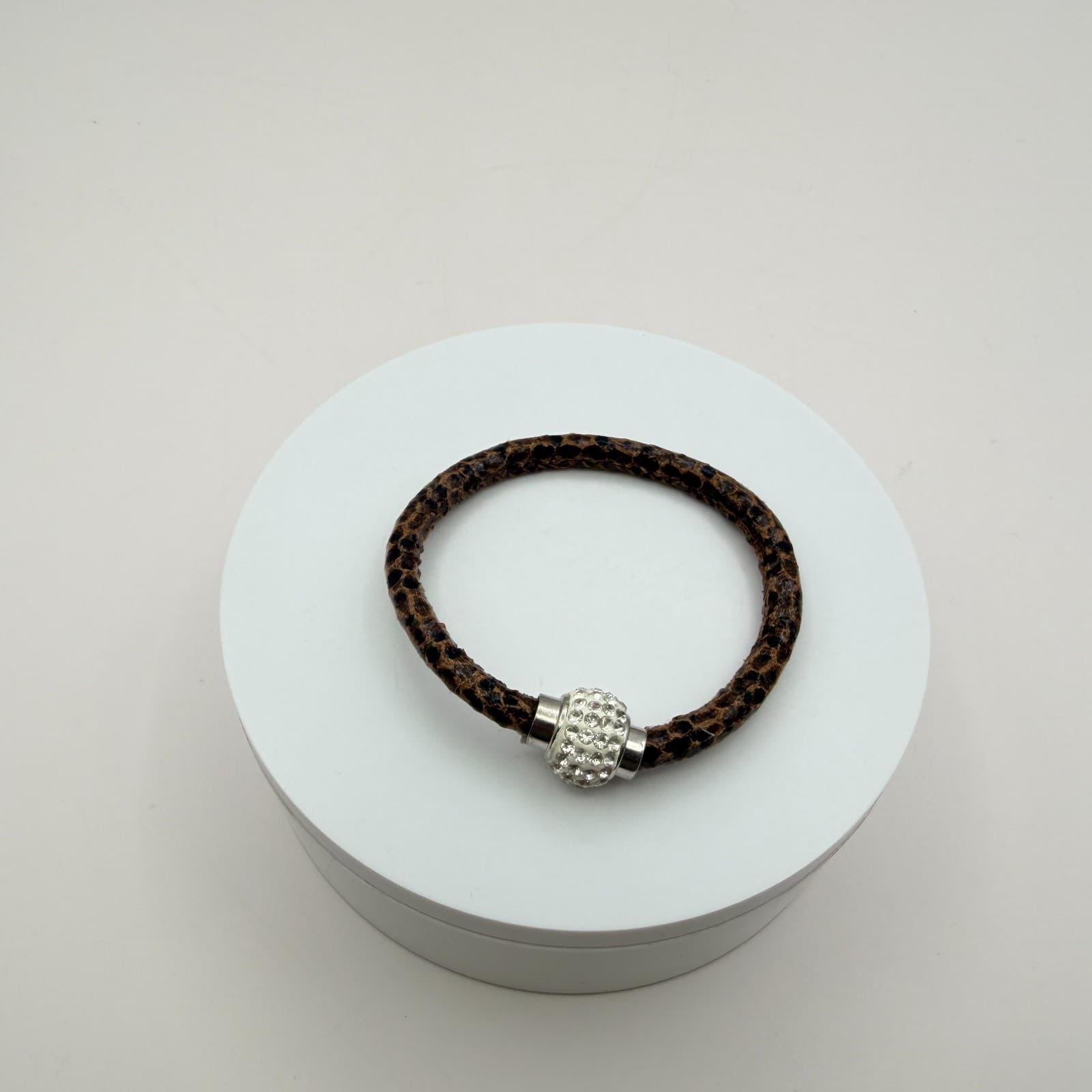 Vintage Y2K Leopard Print Faux Leather Rhinestone Bracelet Women's Jewelry - Thumbnail 7