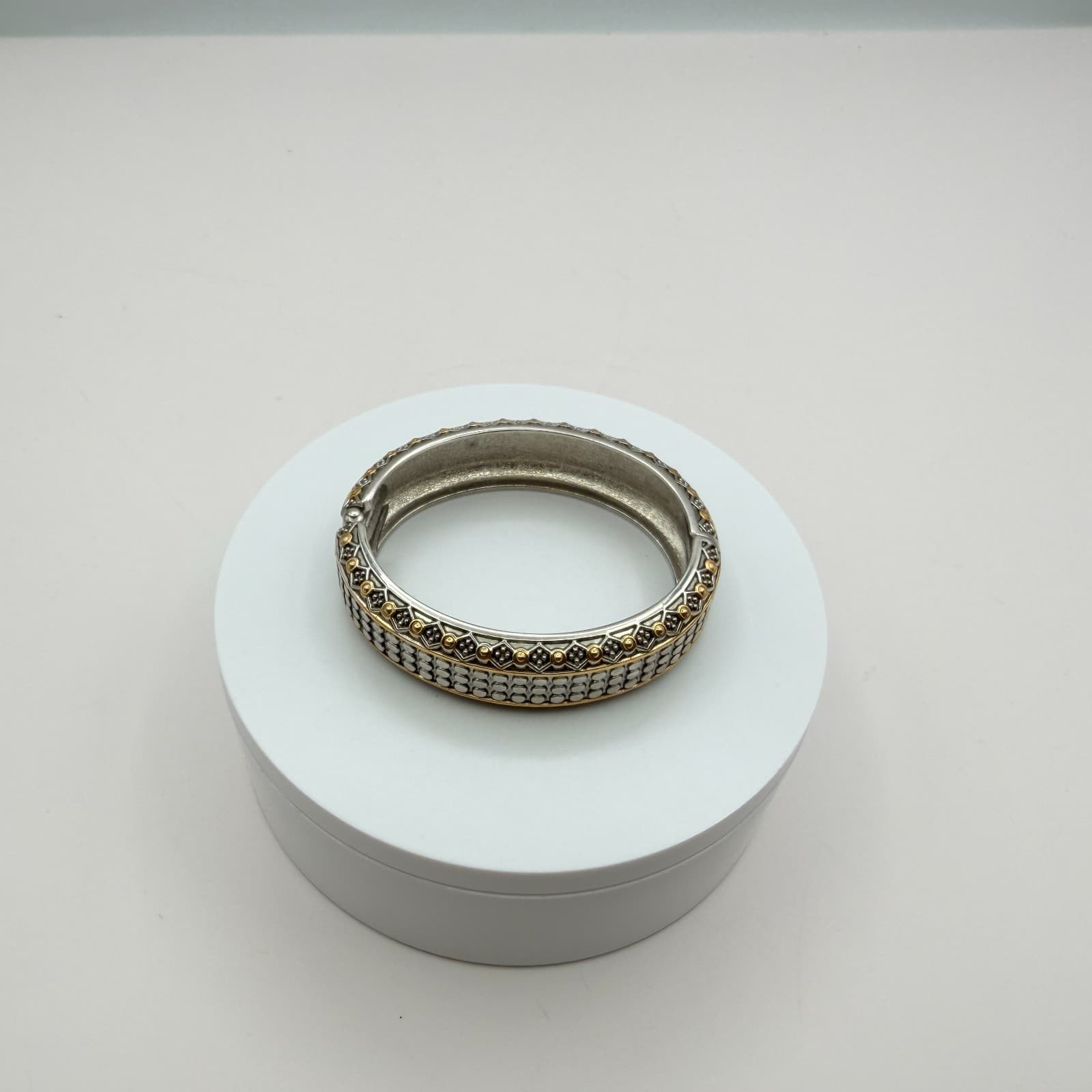 Vintage 90s Silver Gold Tone Geometric Studded Bangle Bracelet Classic Jewelry - Thumbnail 7