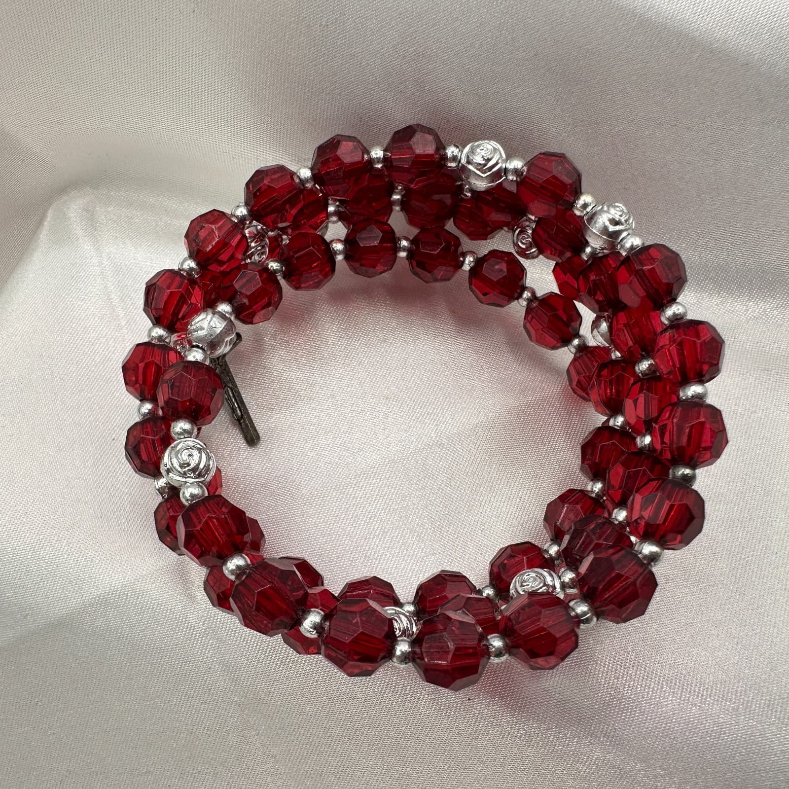 Vintage Y2K Silver Tone Crucifix Charm Beaded Memory Wire Wrap Bracelet Jewelry - Thumbnail 3