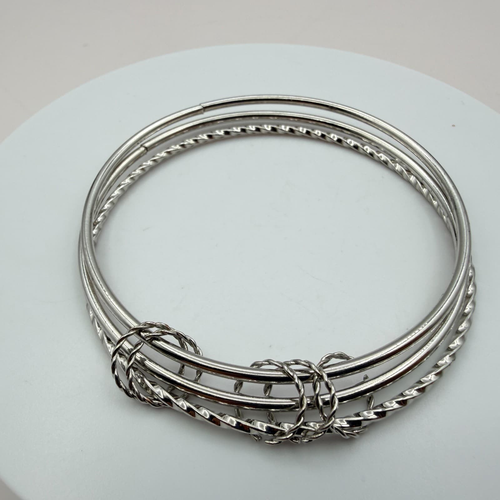 Vintage Y2K Silver Tone Stack Twisted Smooth Bracelet Women's Classic Jewelry - Image 1