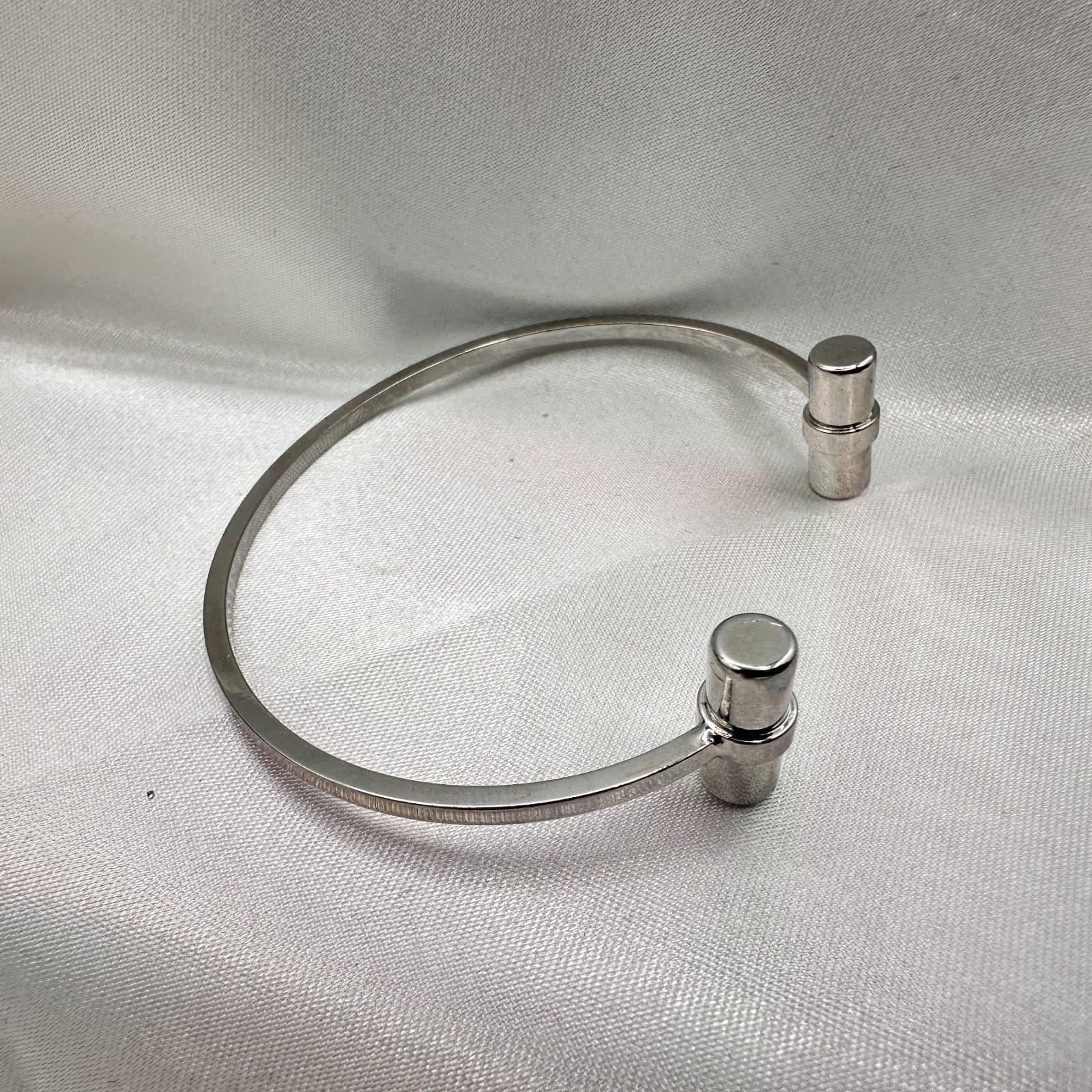 Vintage Y2K Silver Tone Cuff Bracelet Minimalist Women's Classic Jewelry - Image 1
