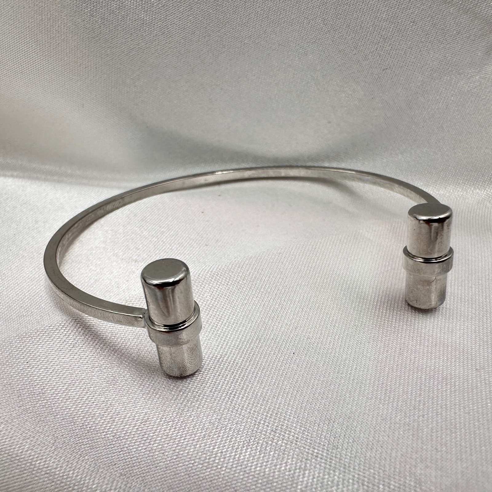 Vintage Y2K Silver Tone Cuff Bracelet Minimalist Women's Classic Jewelry - Thumbnail 3