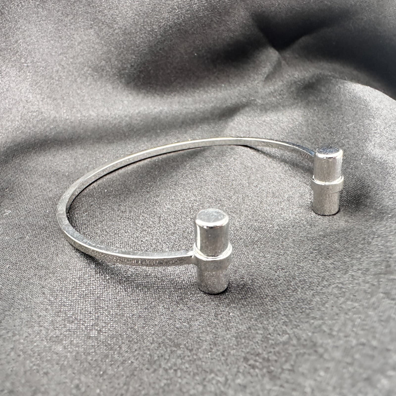 Vintage Y2K Silver Tone Cuff Bracelet Minimalist Women's Classic Jewelry - Thumbnail 6