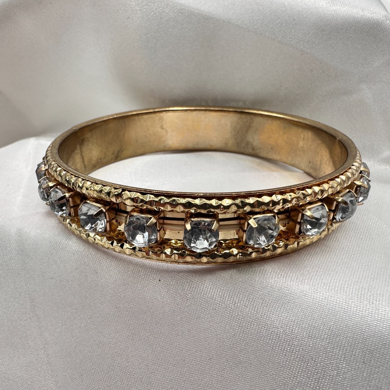Vintage Y2K Gold tone Rhinestone Bracelet Women's Classic Fashion Jewelry - Image 1