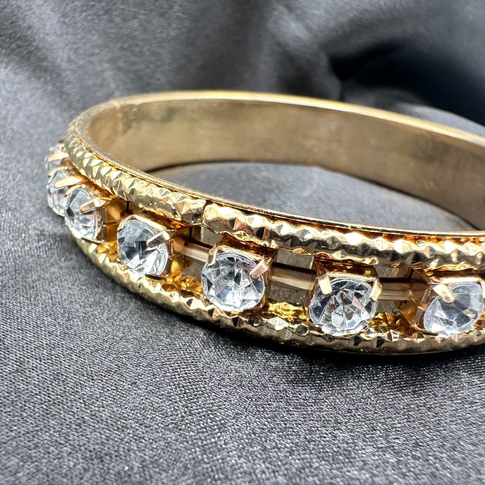 Vintage Y2K Gold tone Rhinestone Bracelet Women's Classic Fashion Jewelry - Thumbnail 8