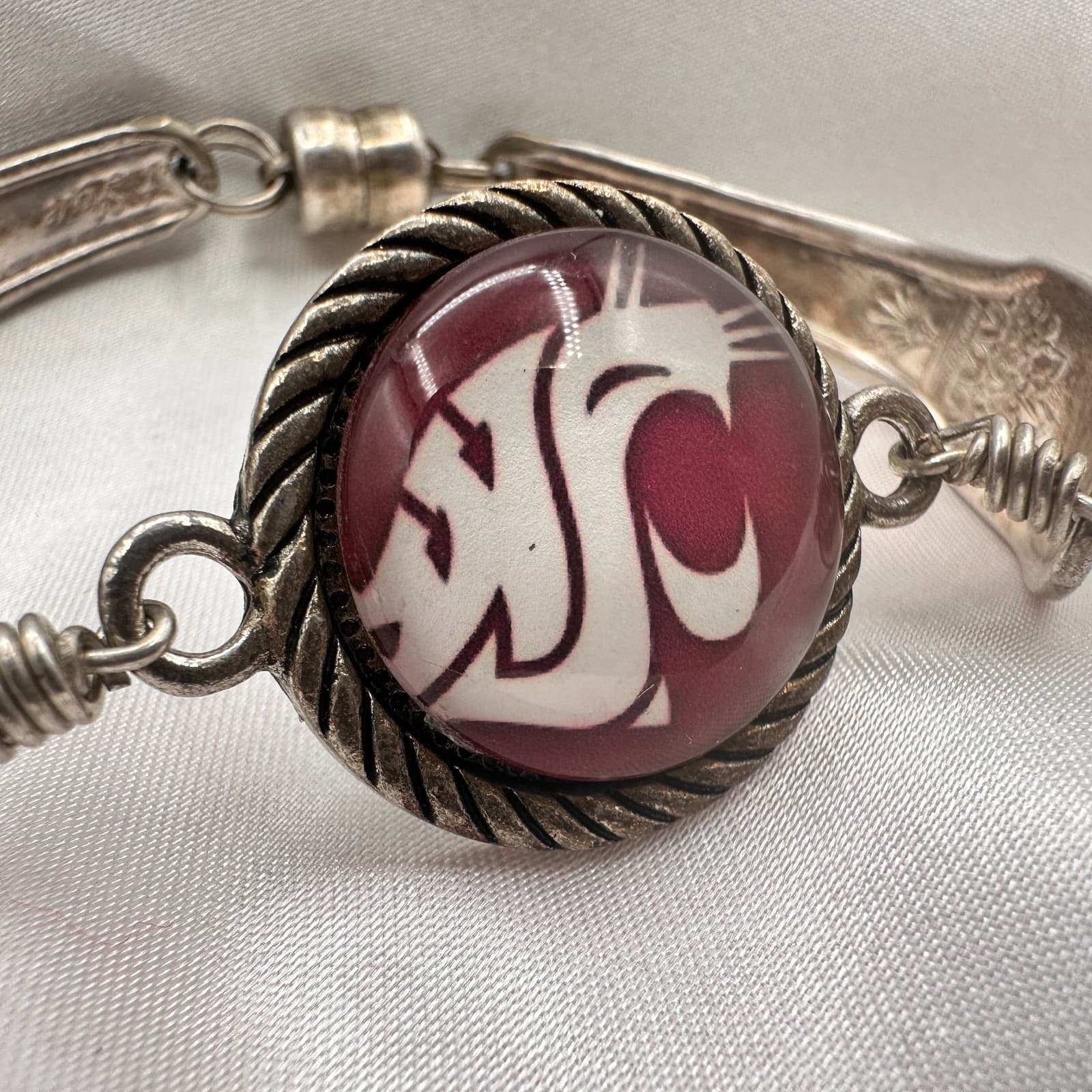 Vintage Y2K Red Glass WSU Cougars Logo Spoon Handle Bracelet Silver Tone Jewelry - Thumbnail 7